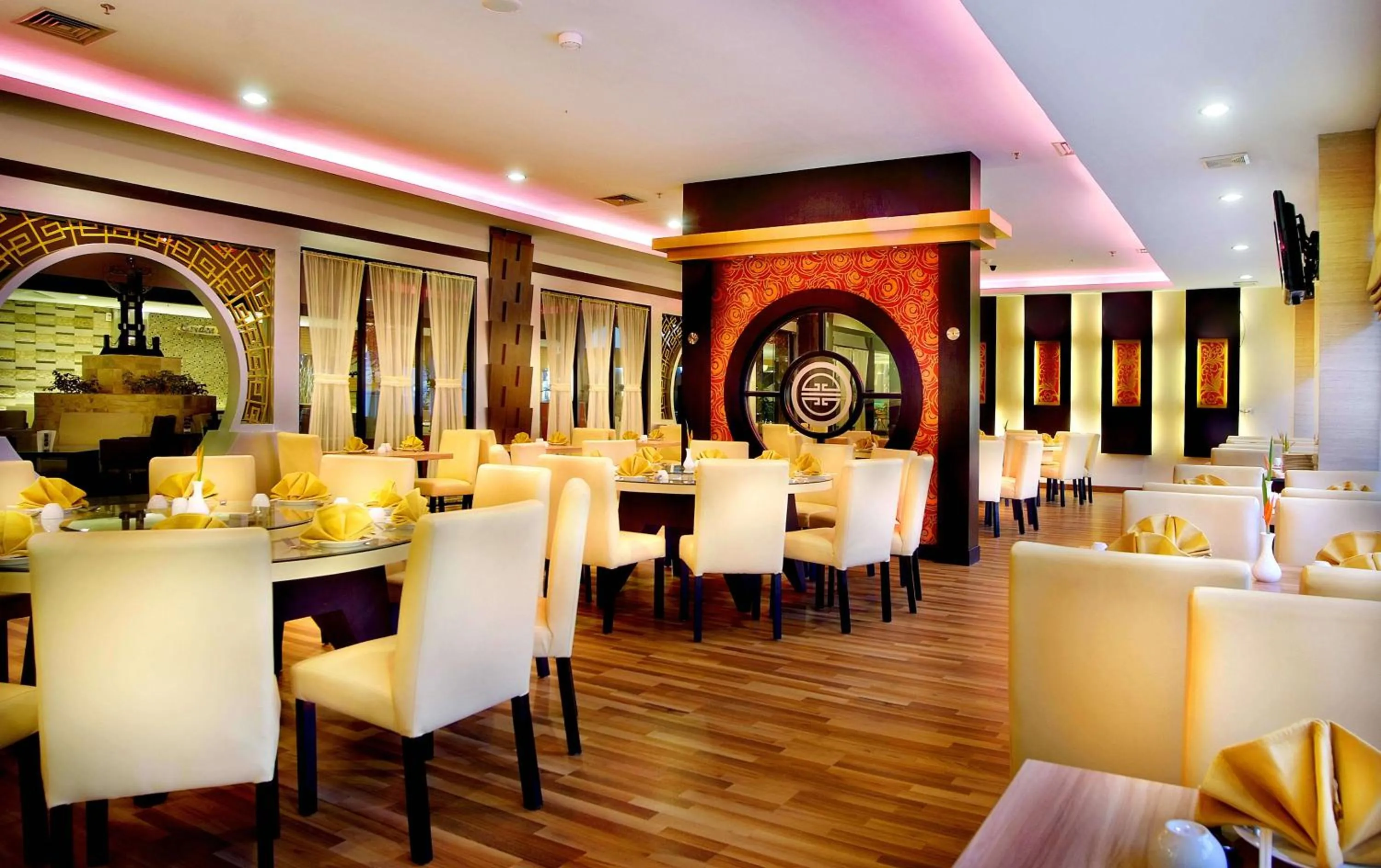 Restaurant/places to eat in Aston Pontianak Hotel and Convention Center