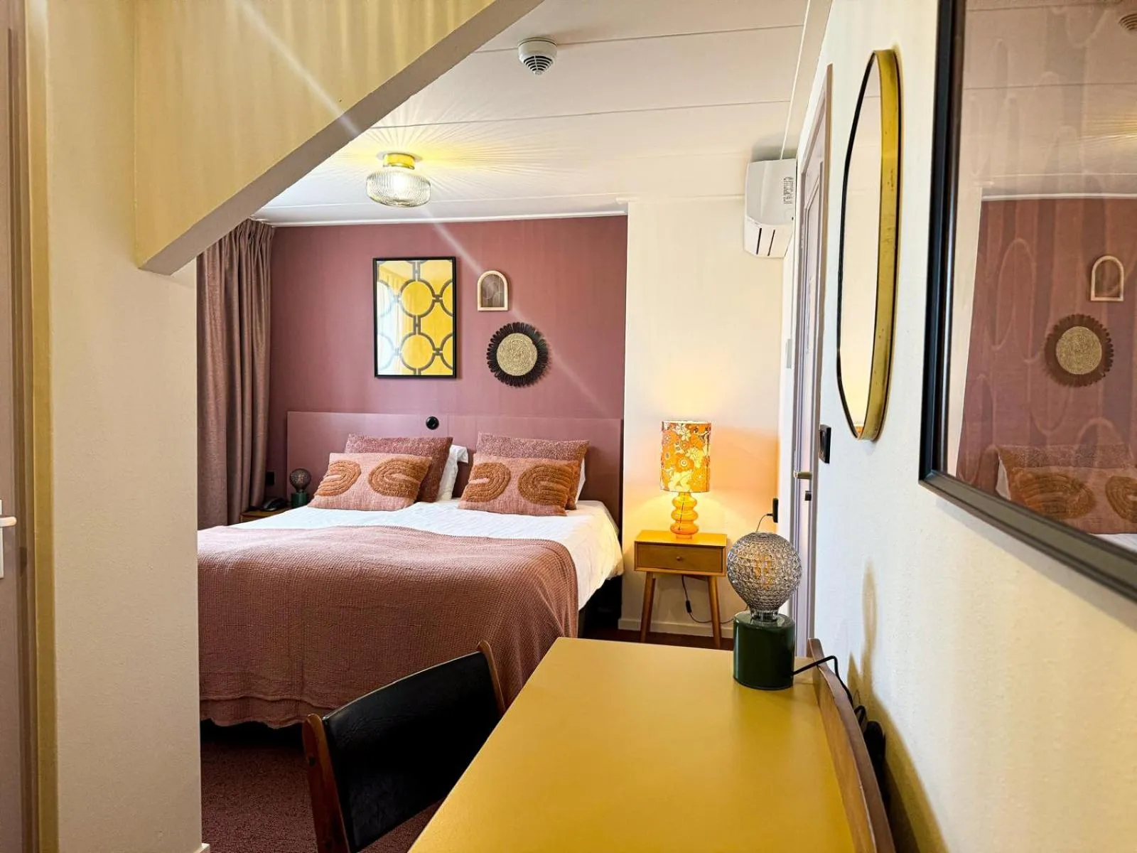 Bed in Hotel Restaurant Ruimzicht