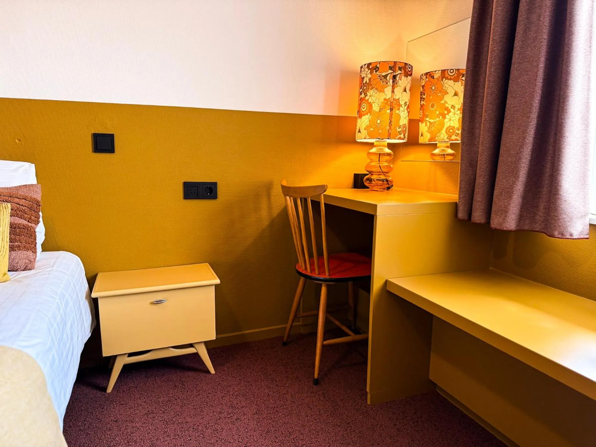 Seating area, Bed in Hotel Restaurant Ruimzicht