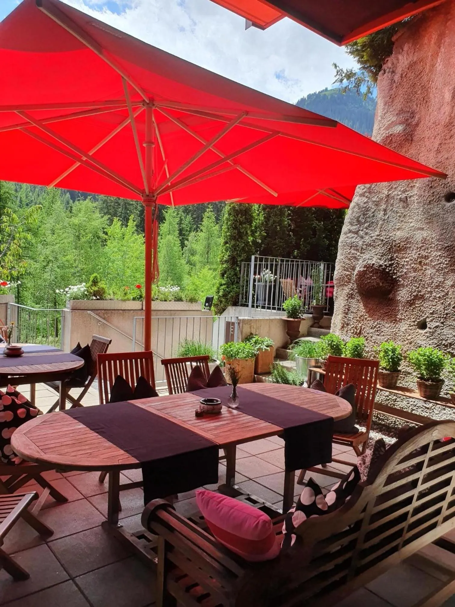 Property building in "Quality Hosts Arlberg" Hotel Lux Alpinae