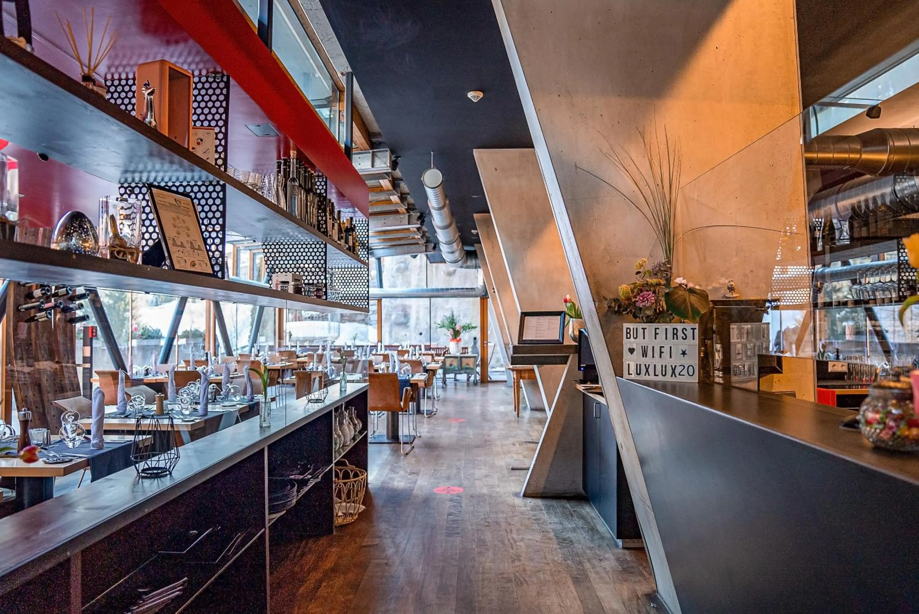 Lobby or reception in "Quality Hosts Arlberg" Hotel Lux Alpinae