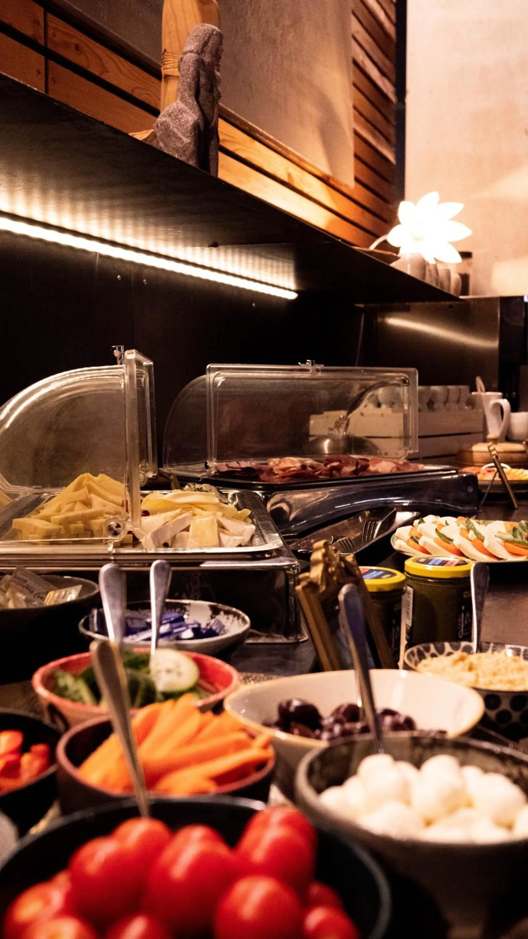 Food and drinks in "Quality Hosts Arlberg" Hotel Lux Alpinae