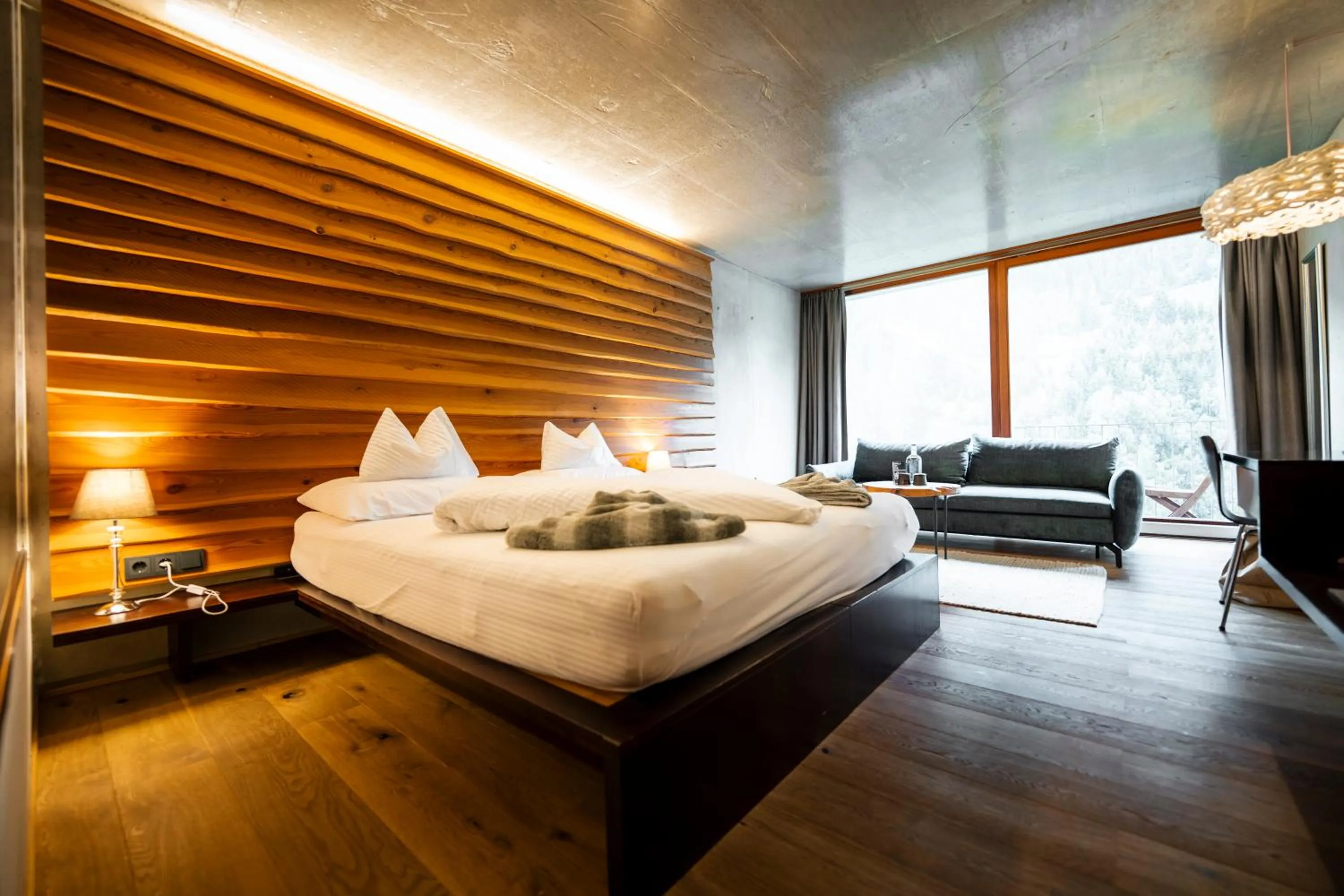 Bed in "Quality Hosts Arlberg" Hotel Lux Alpinae