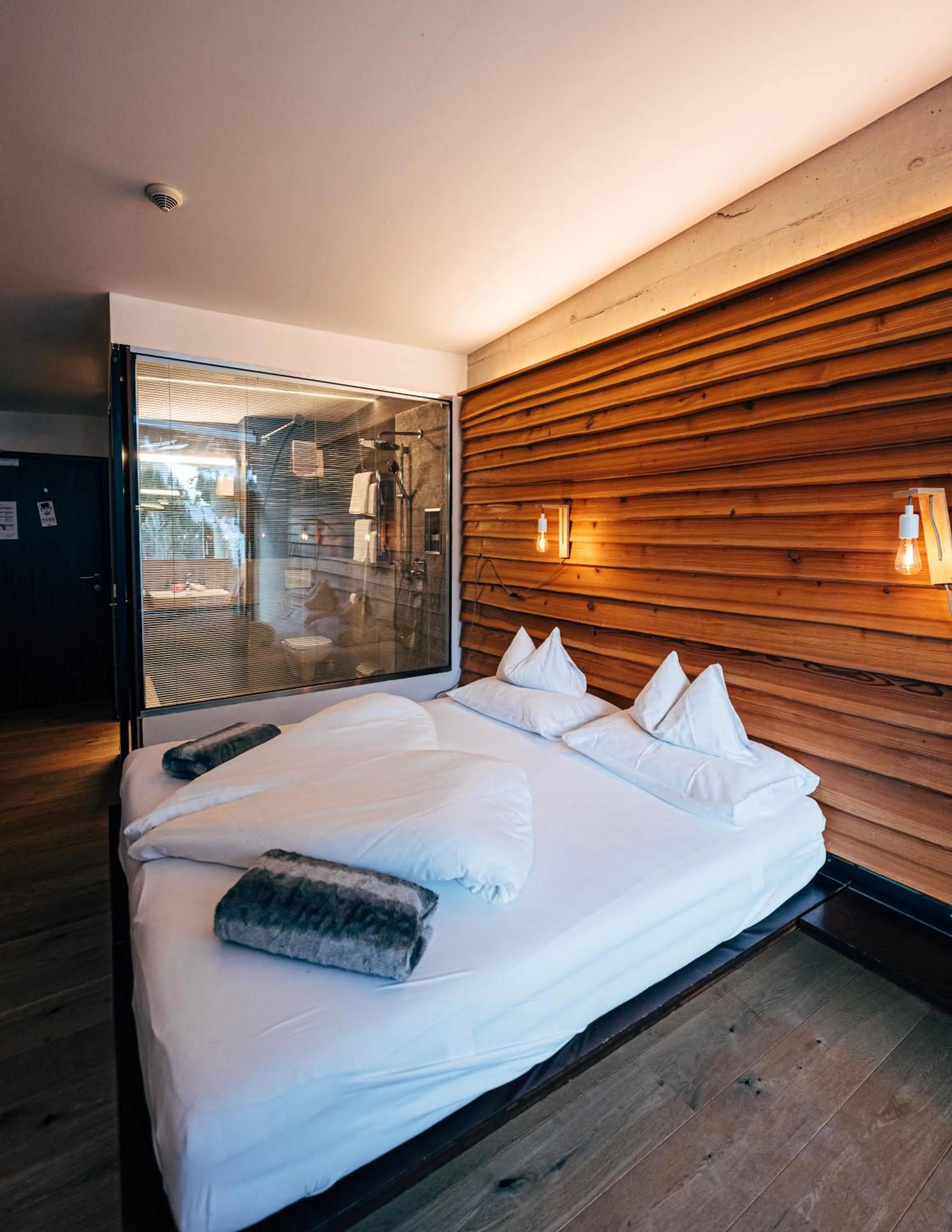 Bedroom, Bed in "Quality Hosts Arlberg" Hotel Lux Alpinae
