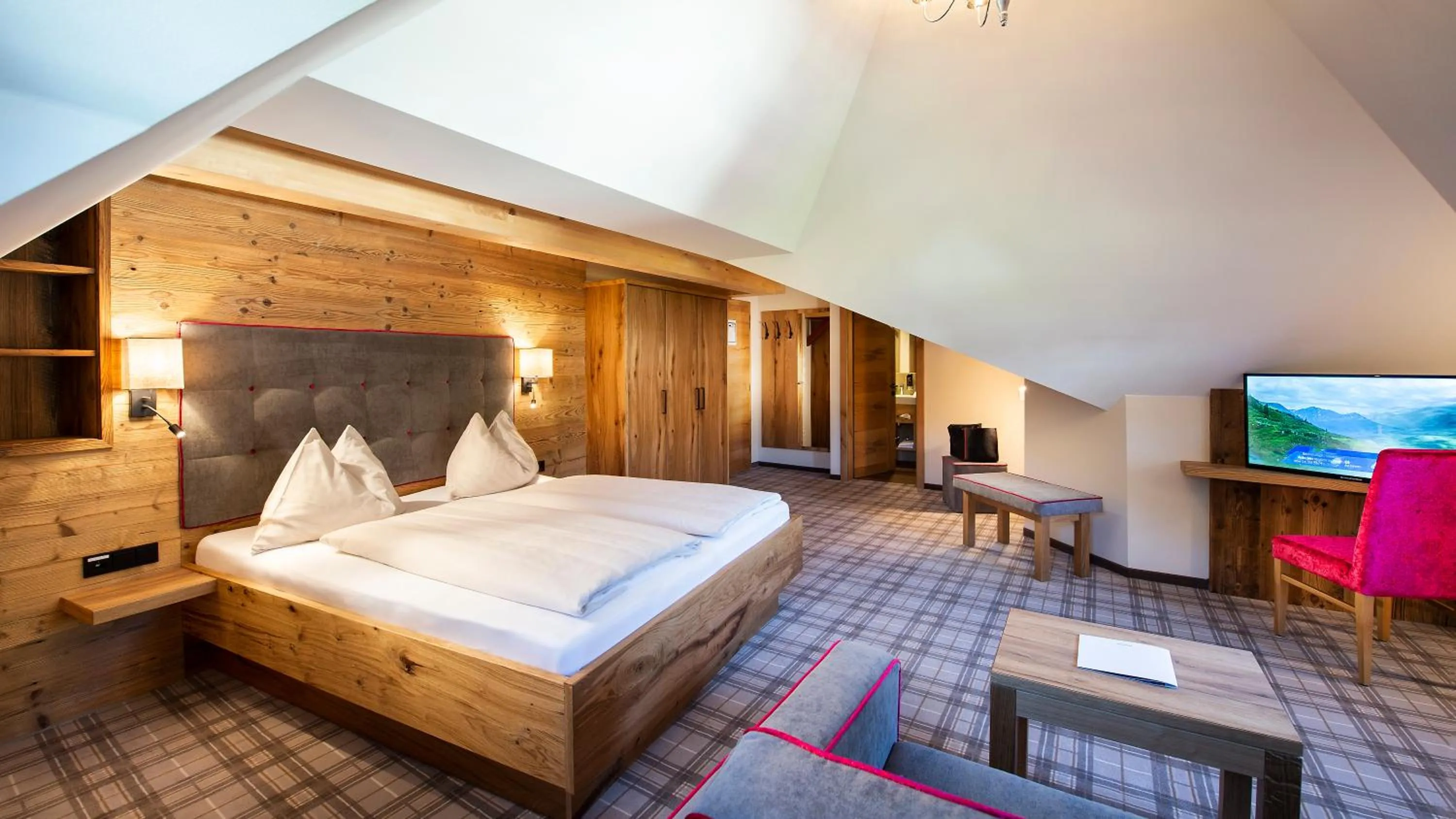 Bedroom, Bed in Hotel Sendlhof