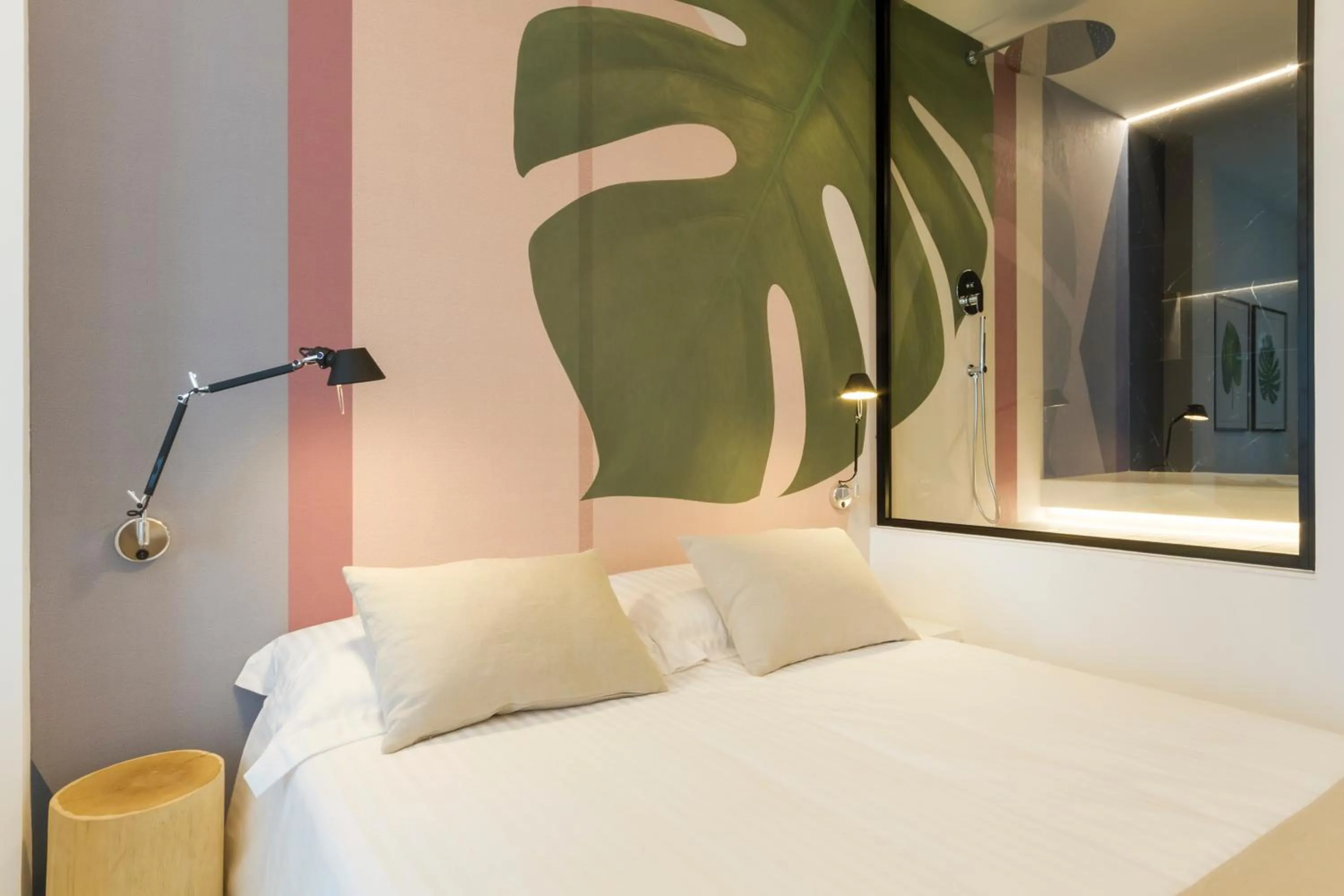 Shower, Bed in Hotel Bellavista - Boutique Hotel