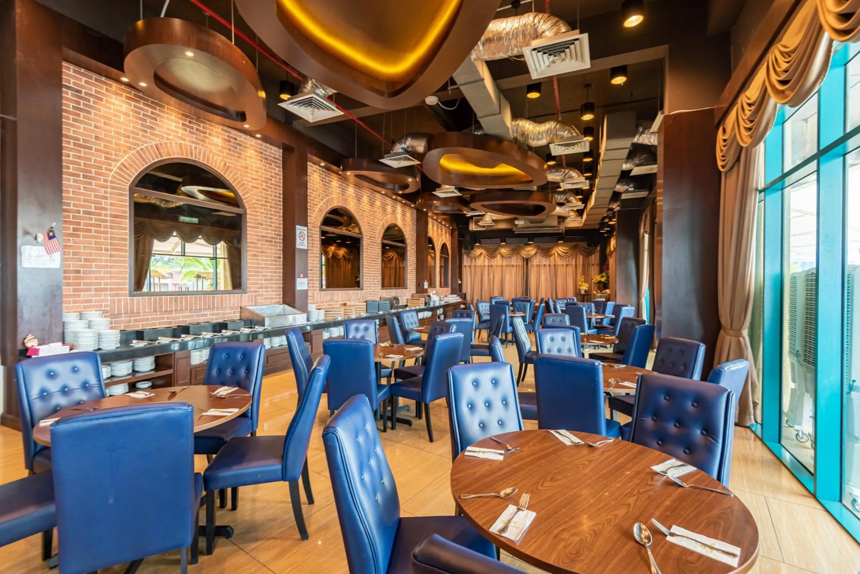 Restaurant/places to eat in Tasik Villa International Resort