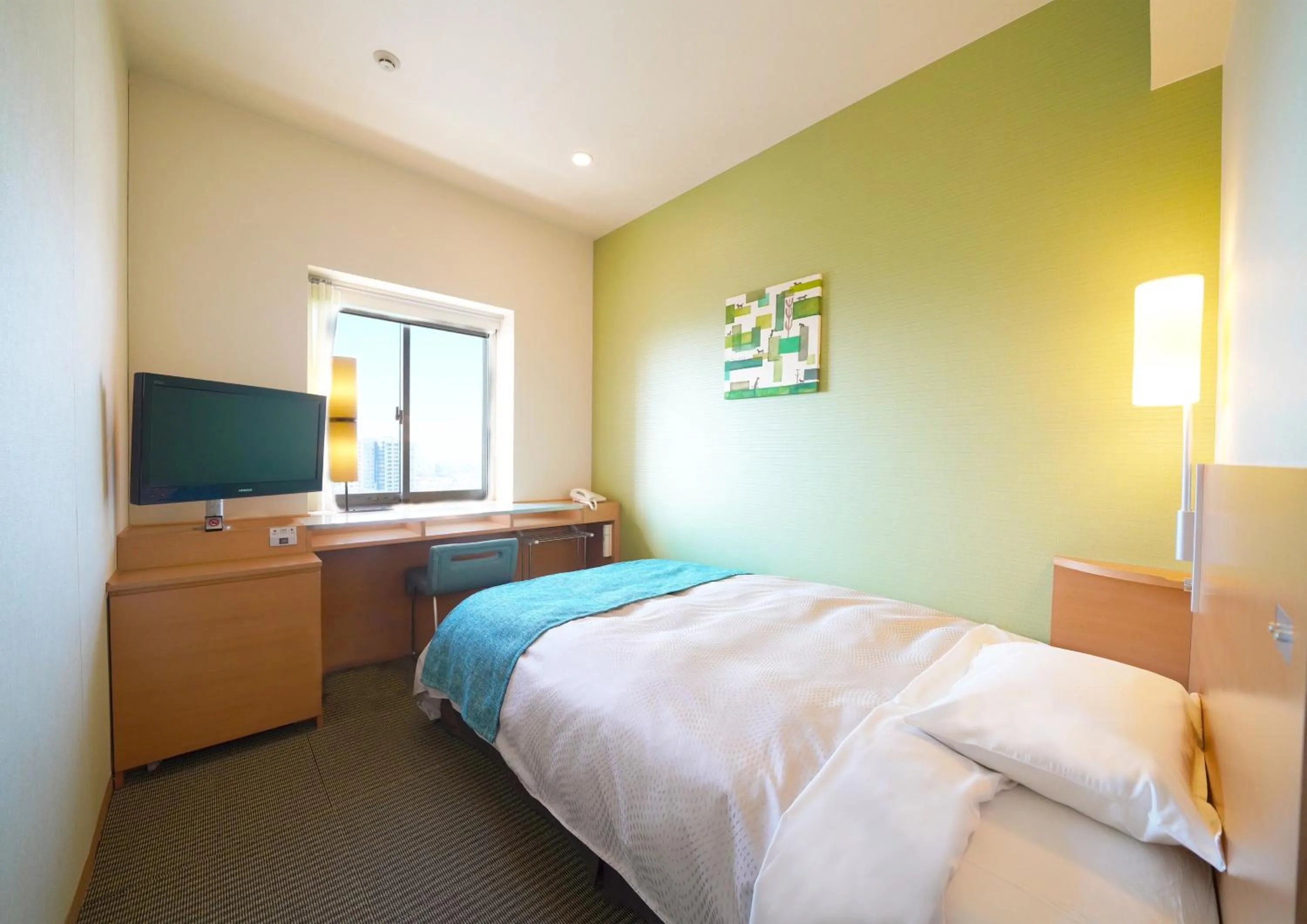 Photo of the whole room, Bed in Ours Inn Hankyu