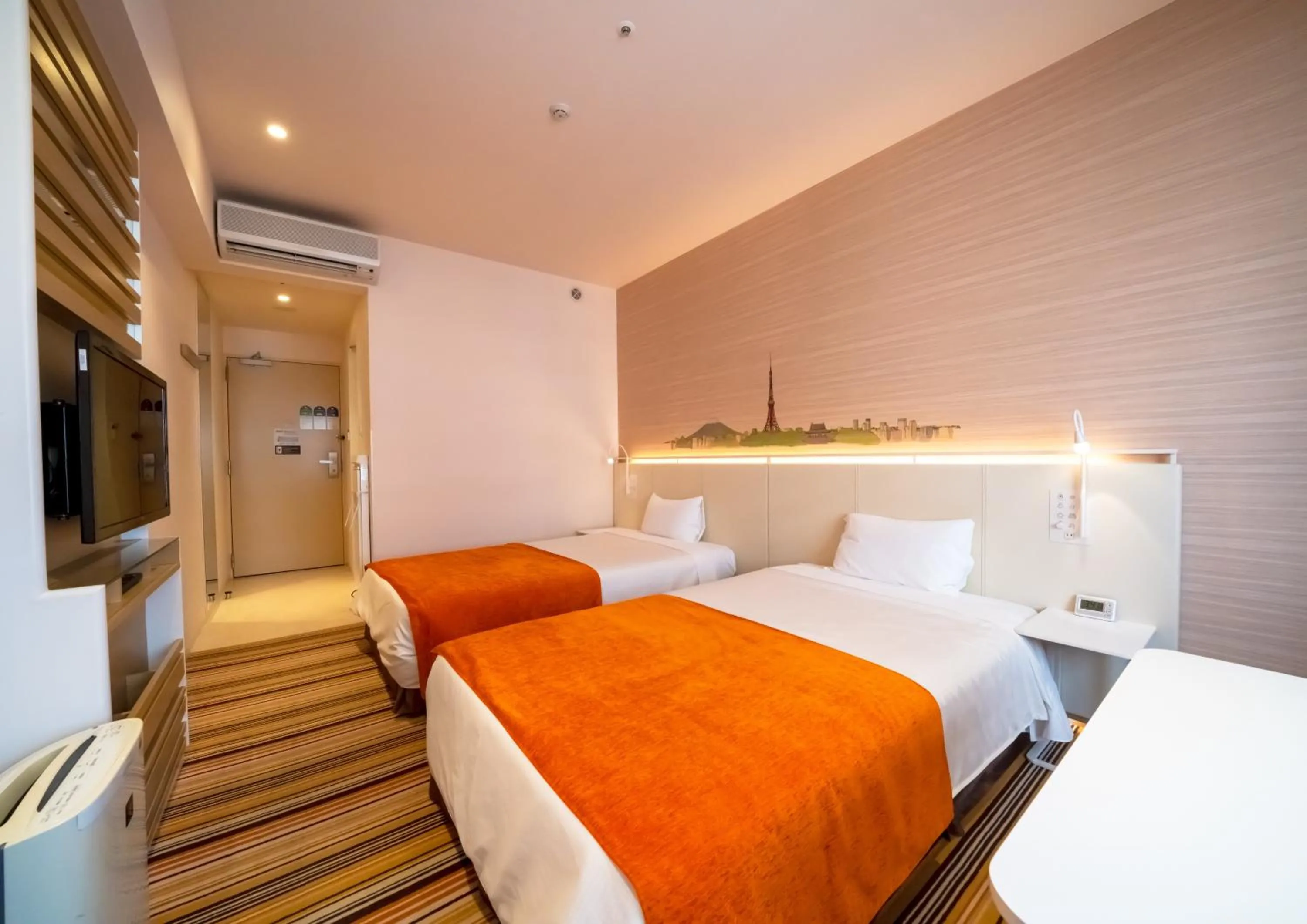 Photo of the whole room, Bed in Ours Inn Hankyu