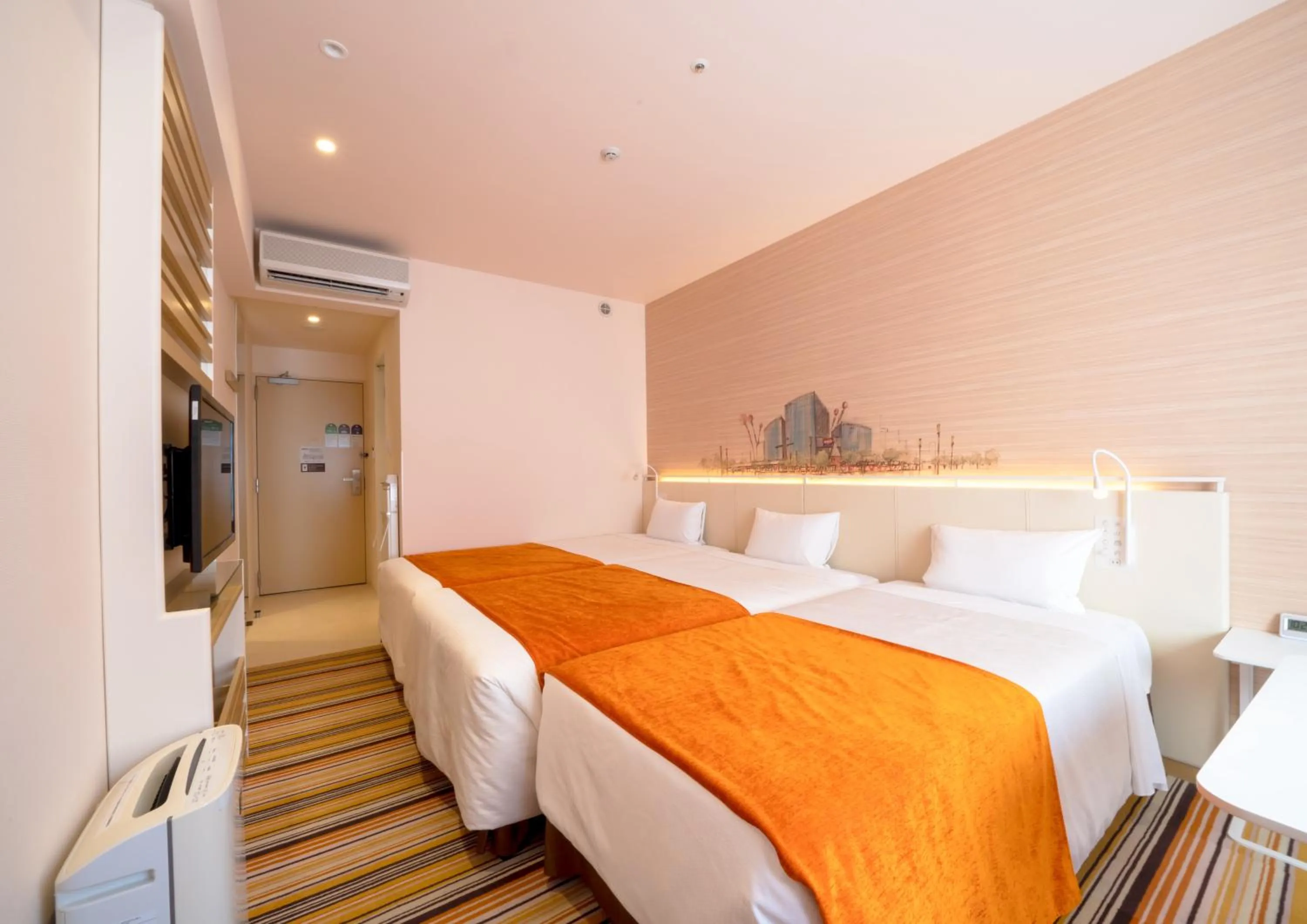 Photo of the whole room, Bed in Ours Inn Hankyu