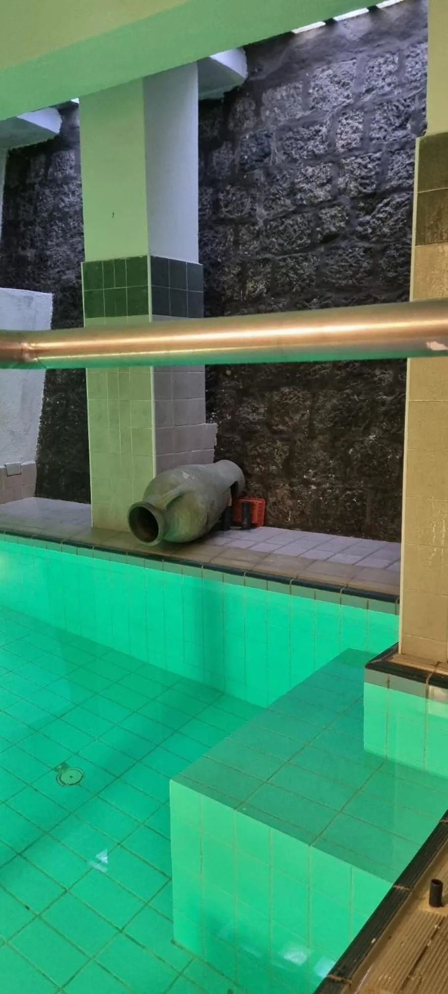 Swimming pool in Hotel Park Victoria