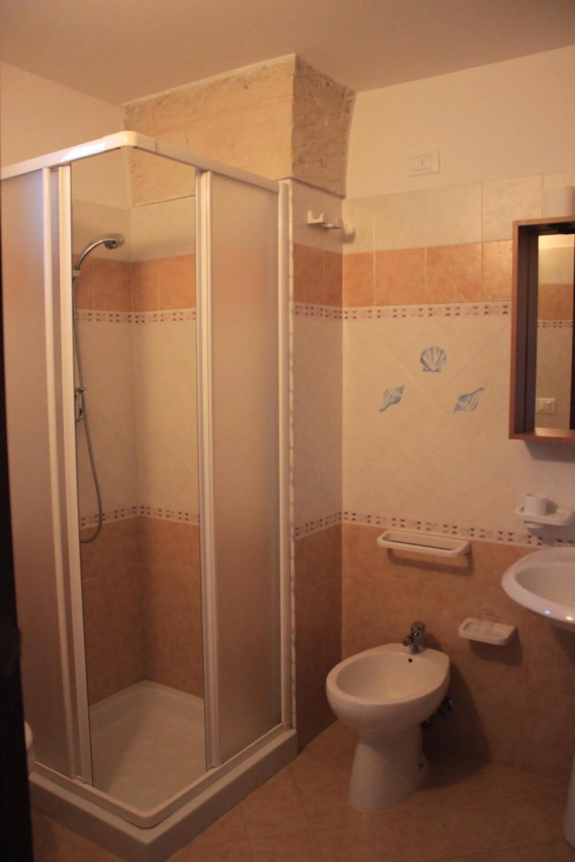 Shower in Villa Papaleo B&B