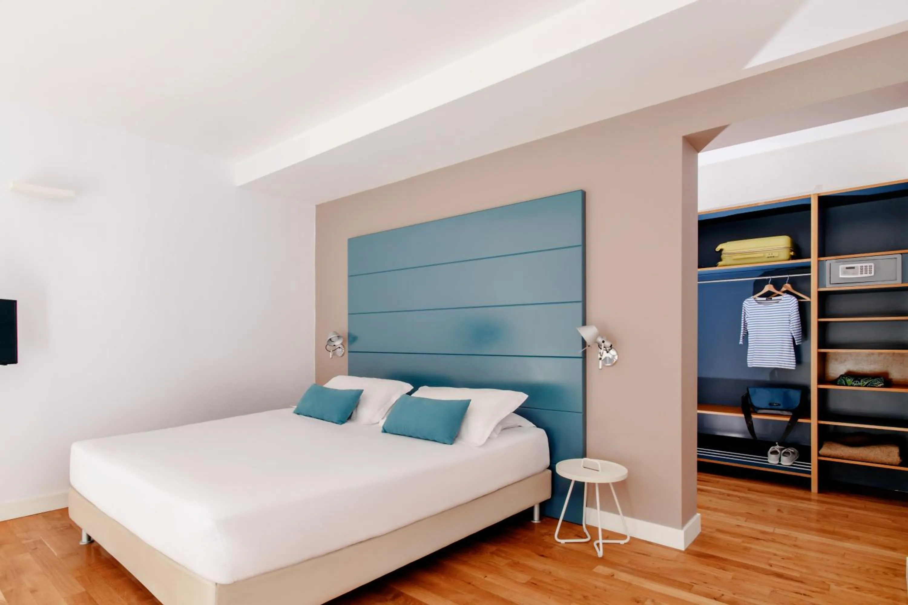 Bedroom, Bed in Hotel Piazza Bellini & Apartments