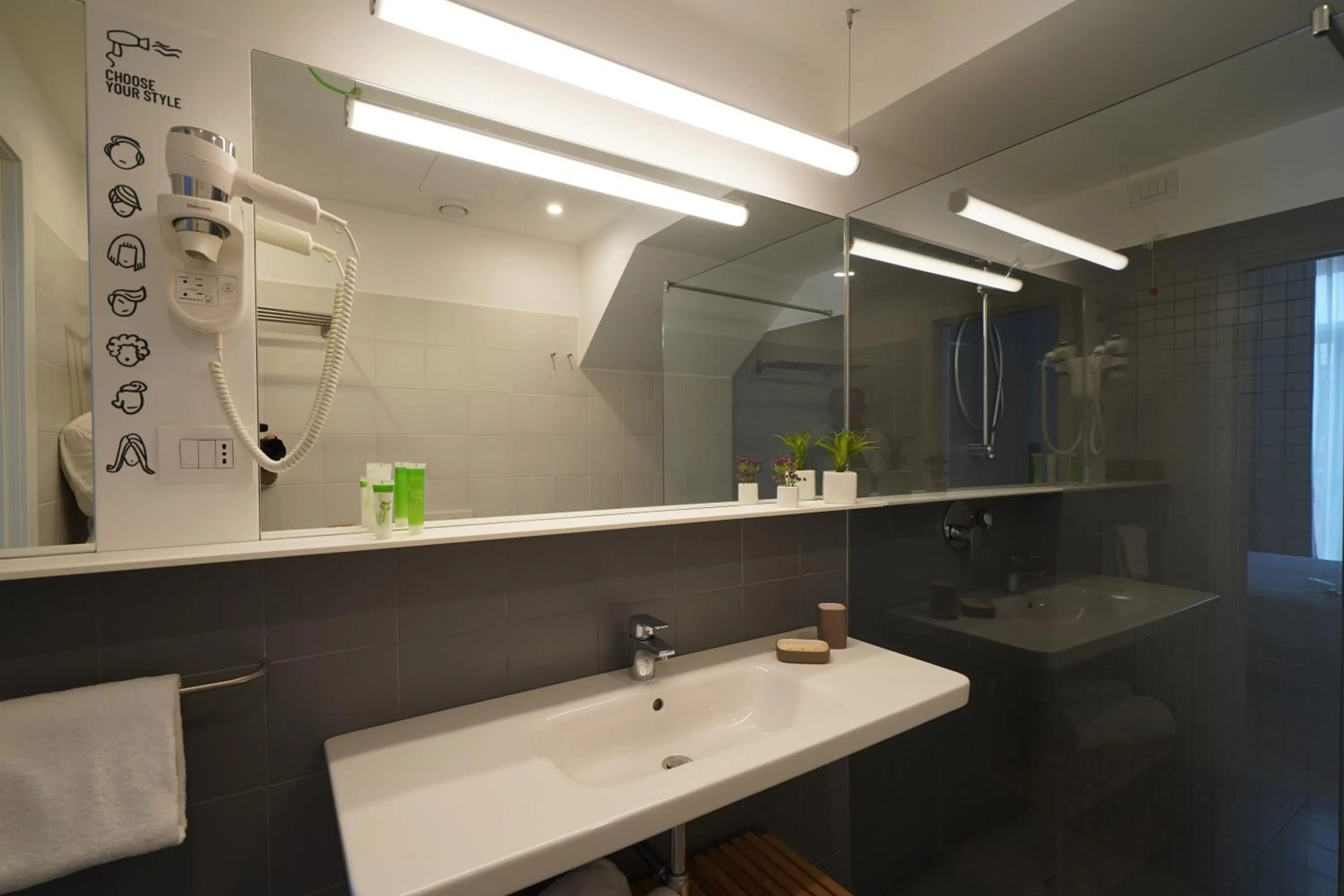 Bathroom in Hotel Piazza Bellini & Apartments