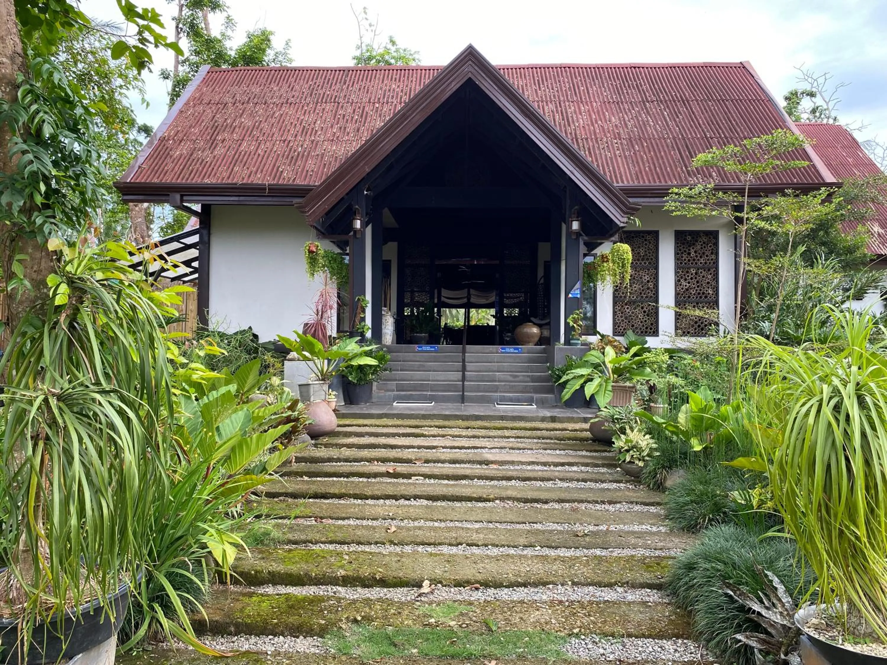 Facade/entrance in Calape Forest Resort