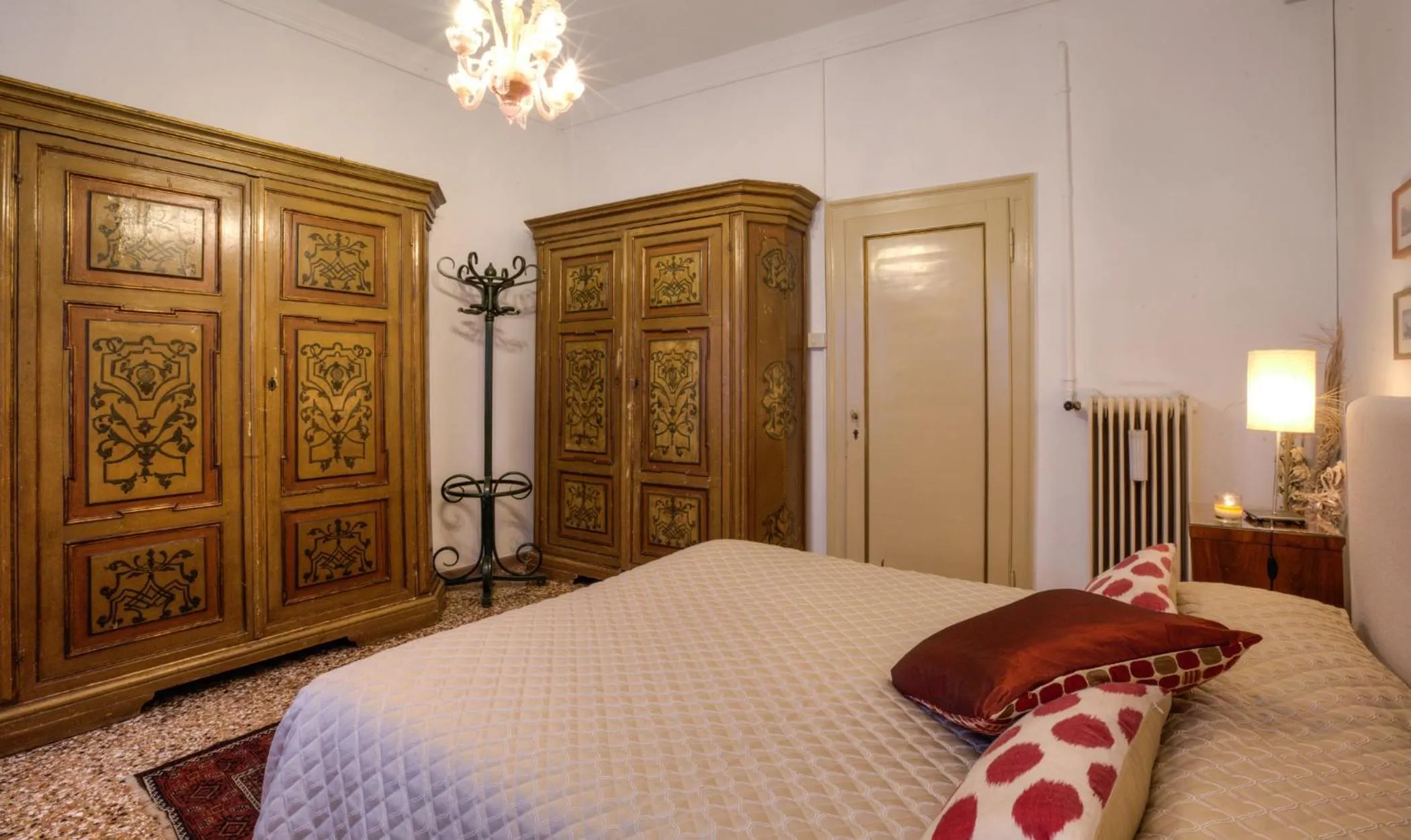Bed in Ca' della Corte Flats