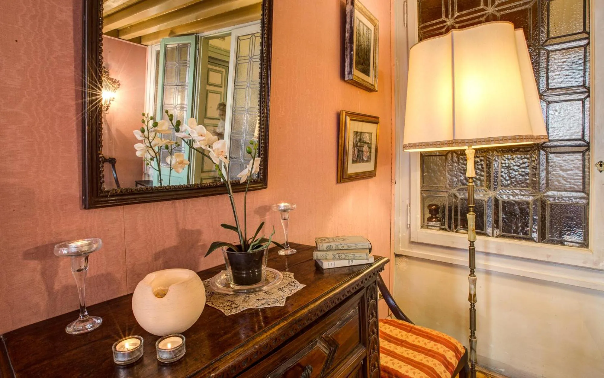 Decorative detail in Ca' della Corte Flats