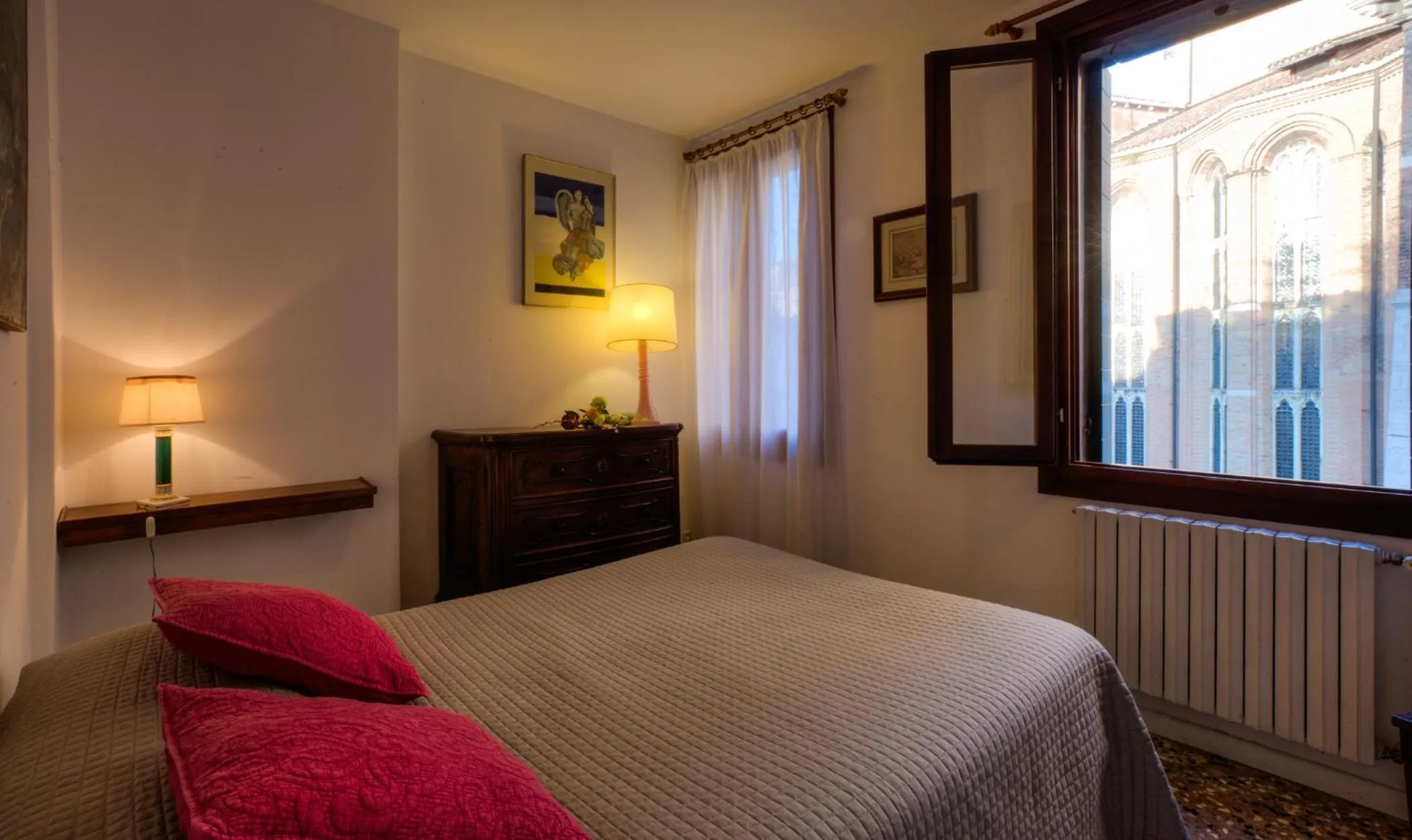Bed in Ca' della Corte Flats