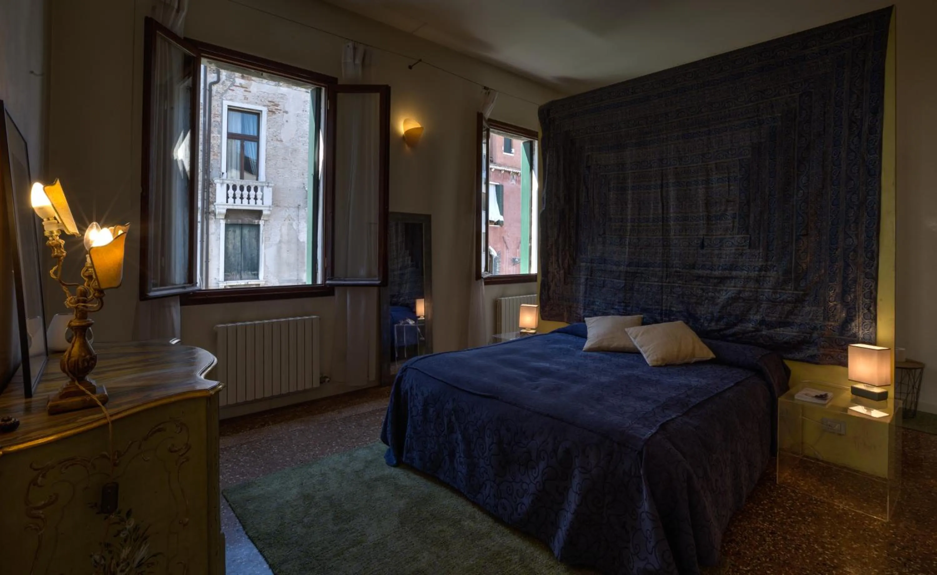 Bed in Ca' della Corte Flats