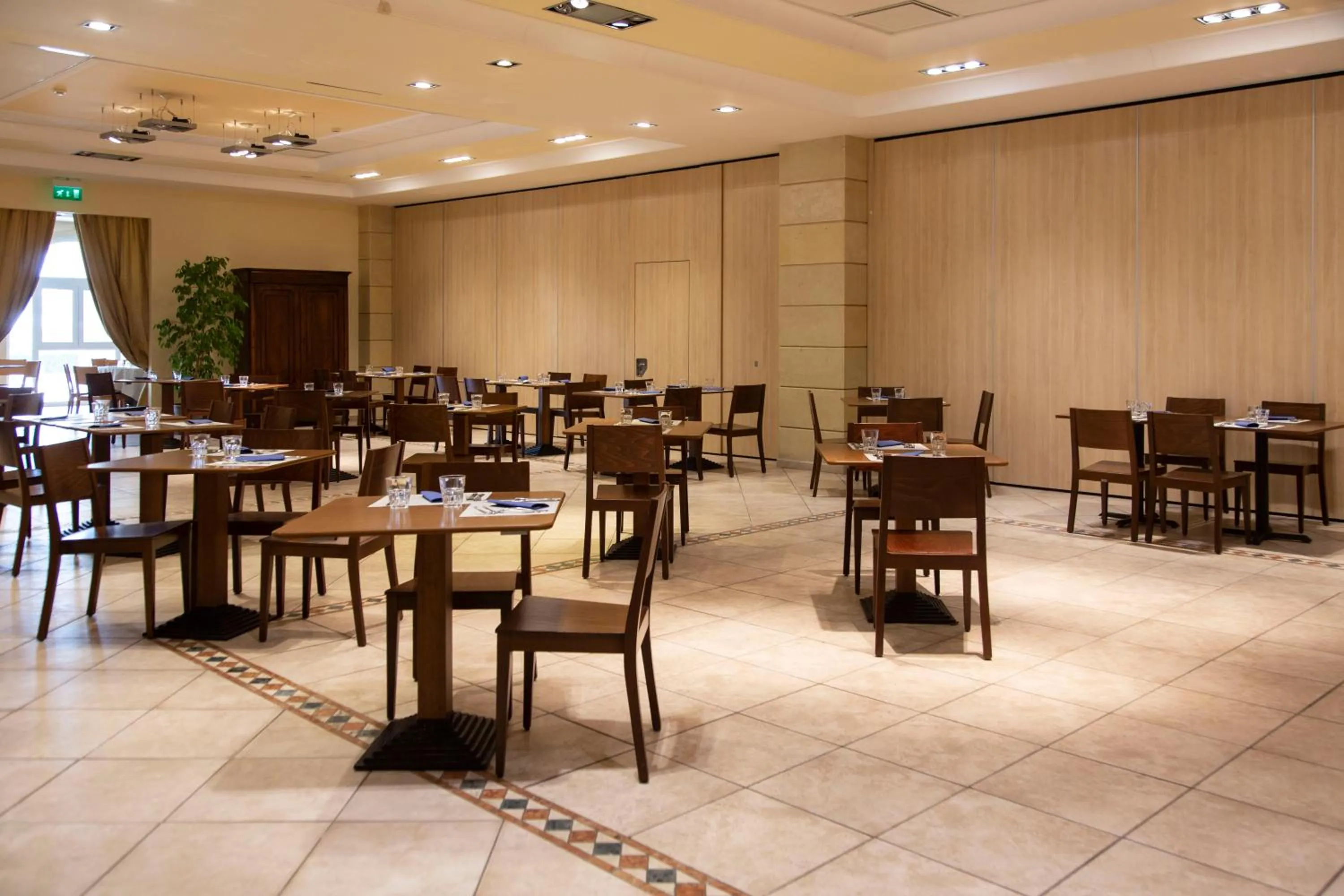 Restaurant/places to eat in Dolmen Sport Resort