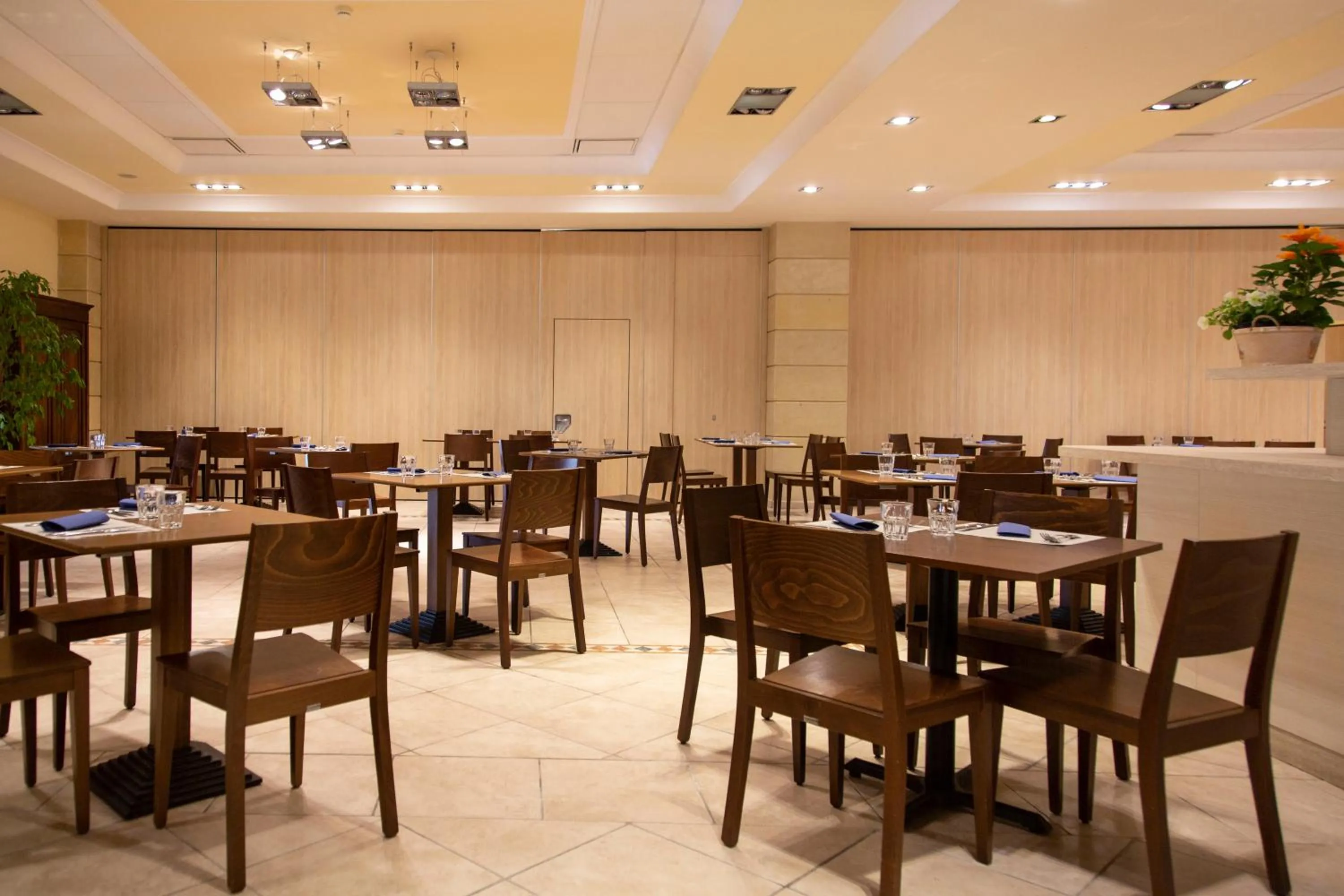 Restaurant/places to eat in Dolmen Sport Resort