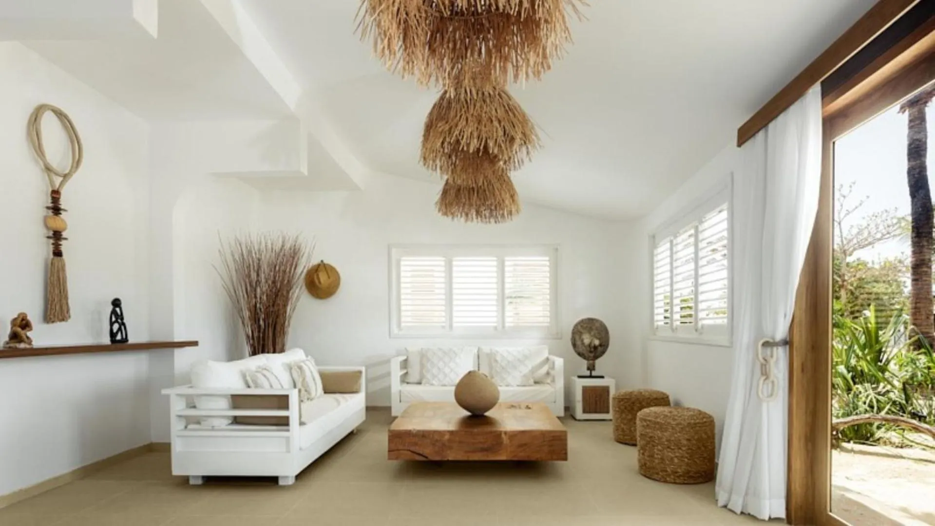 Living room in Villa Praia - La Villa Group