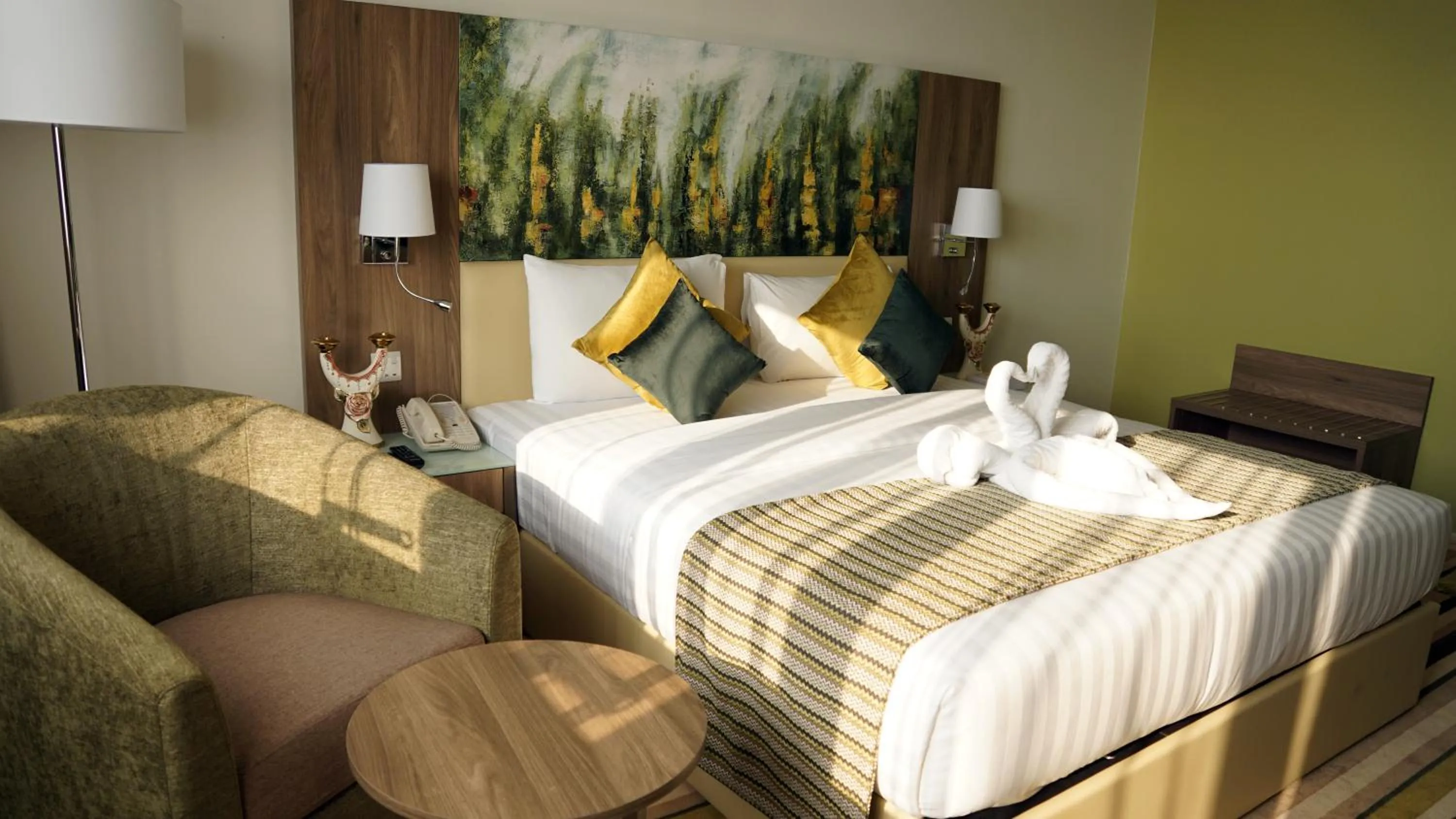 Bedroom, Bed in Royal View Hotel