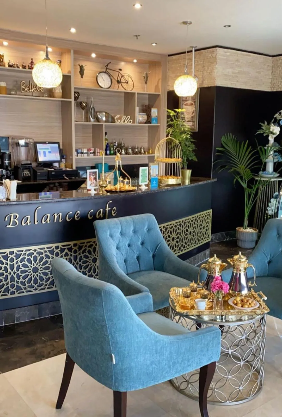 Coffee/tea facilities in Royal View Hotel