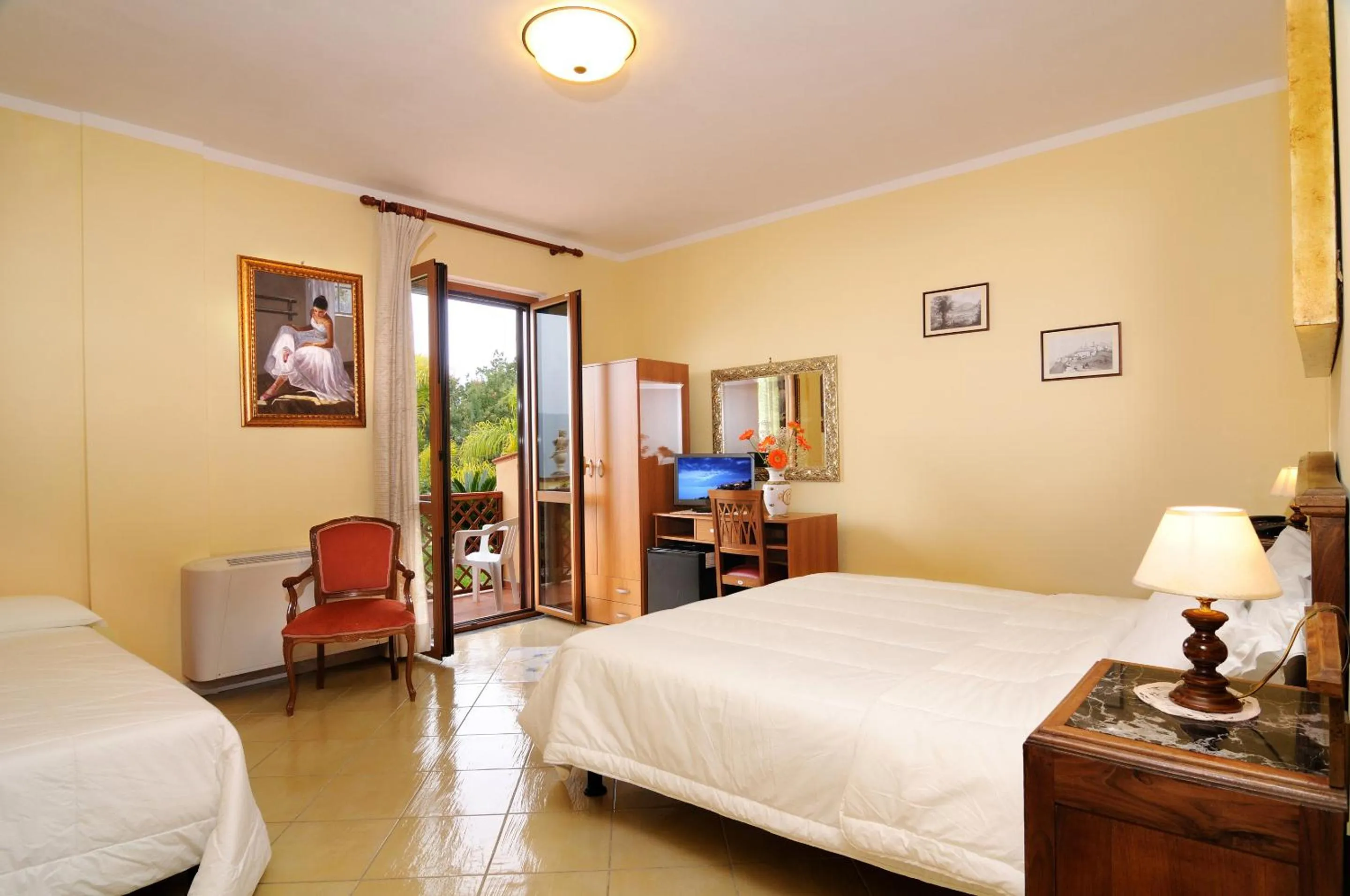 Photo of the whole room in Hotel Villa La Colombaia