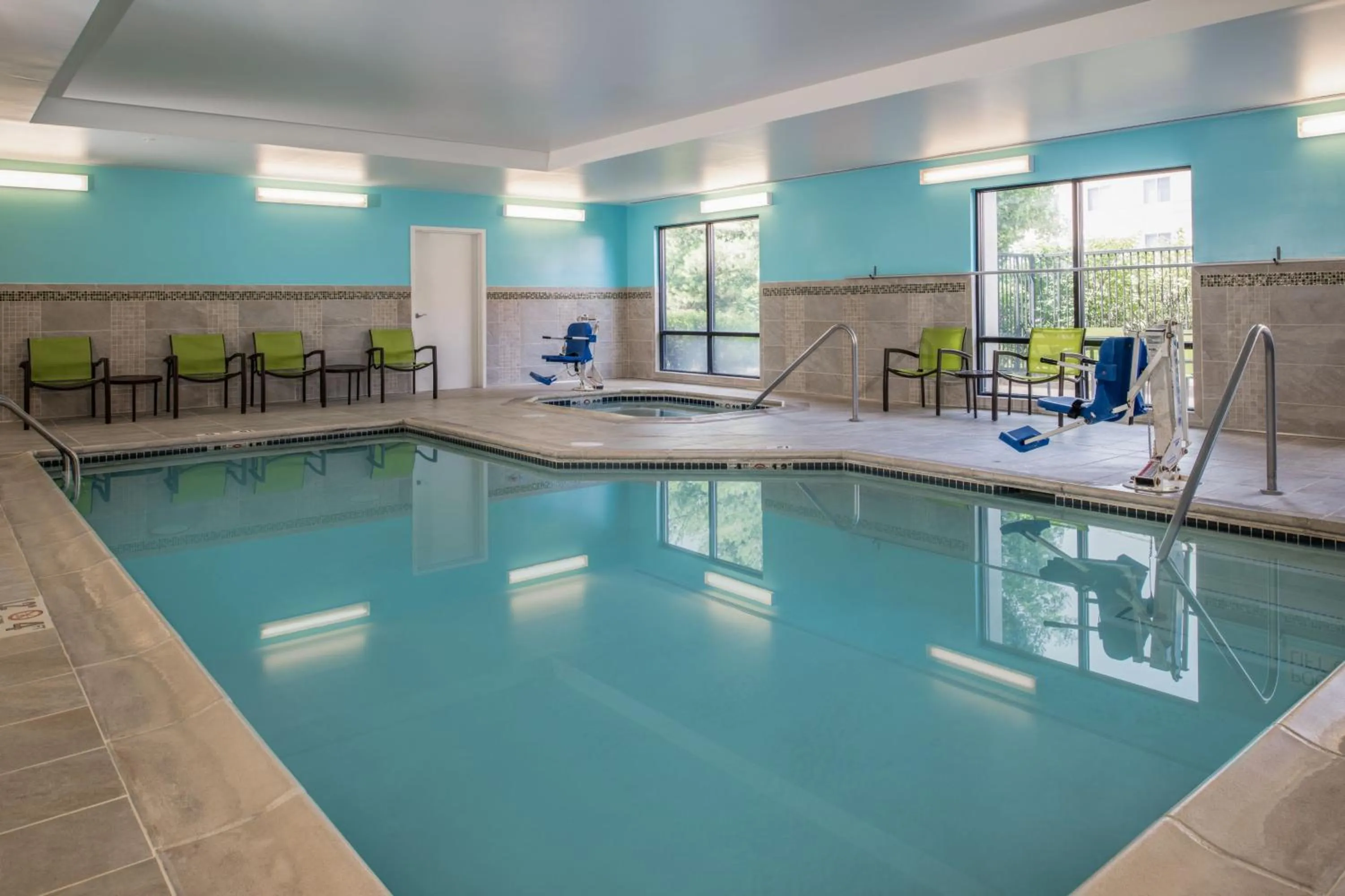 Swimming pool in SpringHill Suites by Marriott Medford
