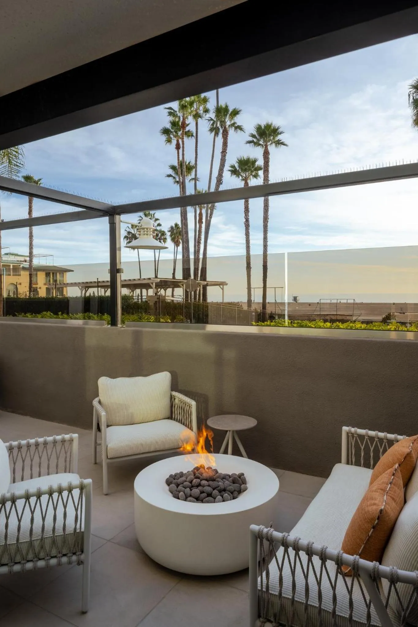 Photo of the whole room in Regent Santa Monica Beach