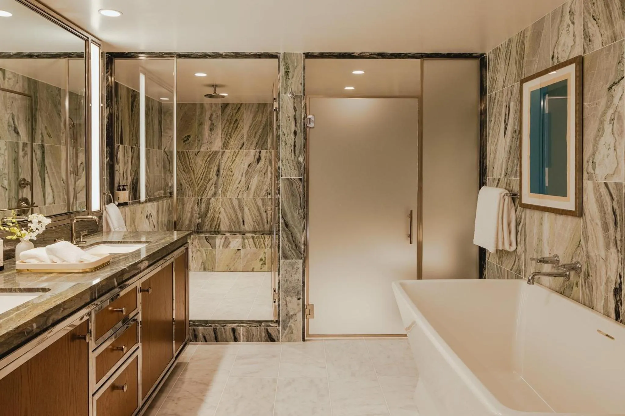 Photo of the whole room in Regent Santa Monica Beach