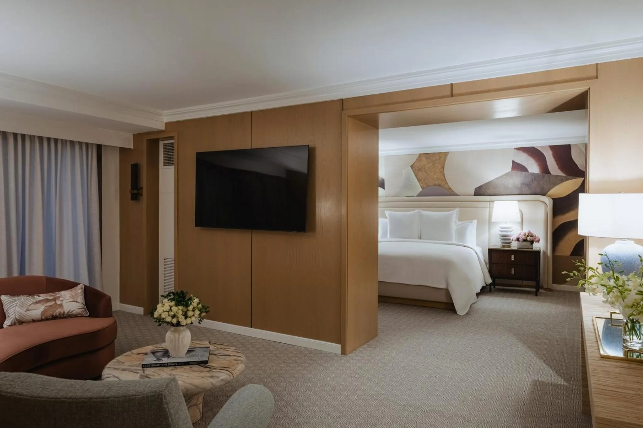 Photo of the whole room, Bed in Regent Santa Monica Beach