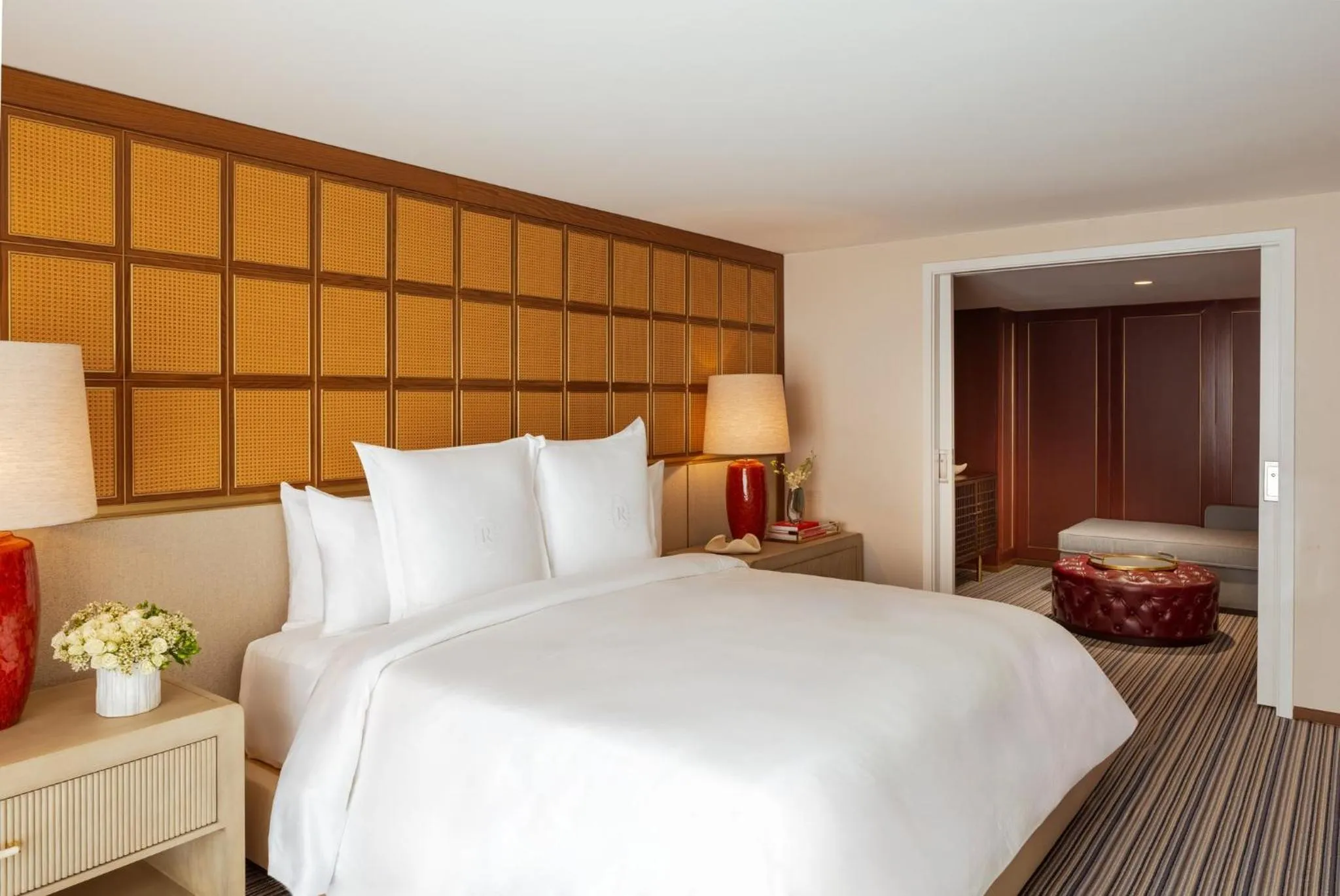 Photo of the whole room, Bed in Regent Santa Monica Beach