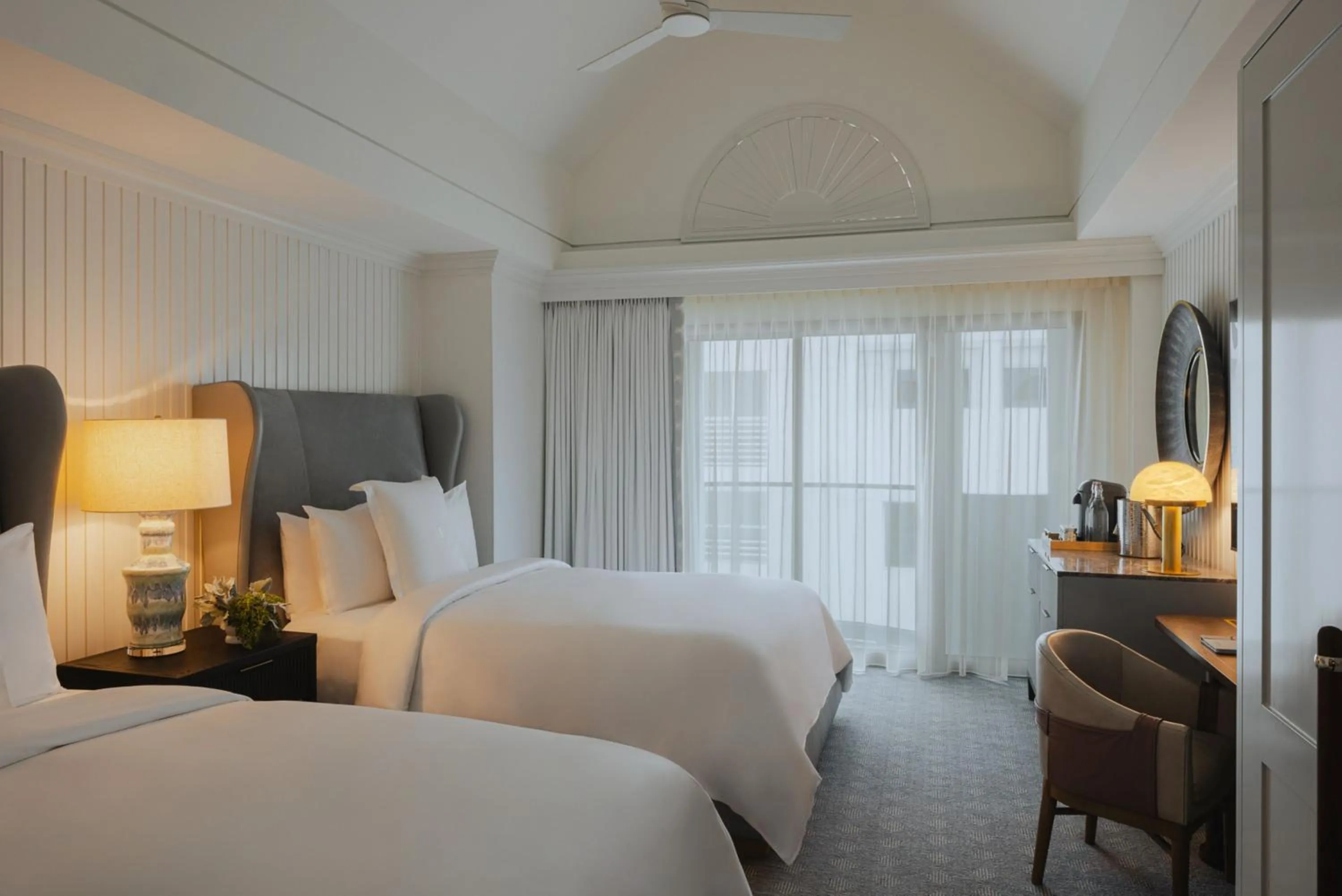 Bedroom, Bed in Regent Santa Monica Beach