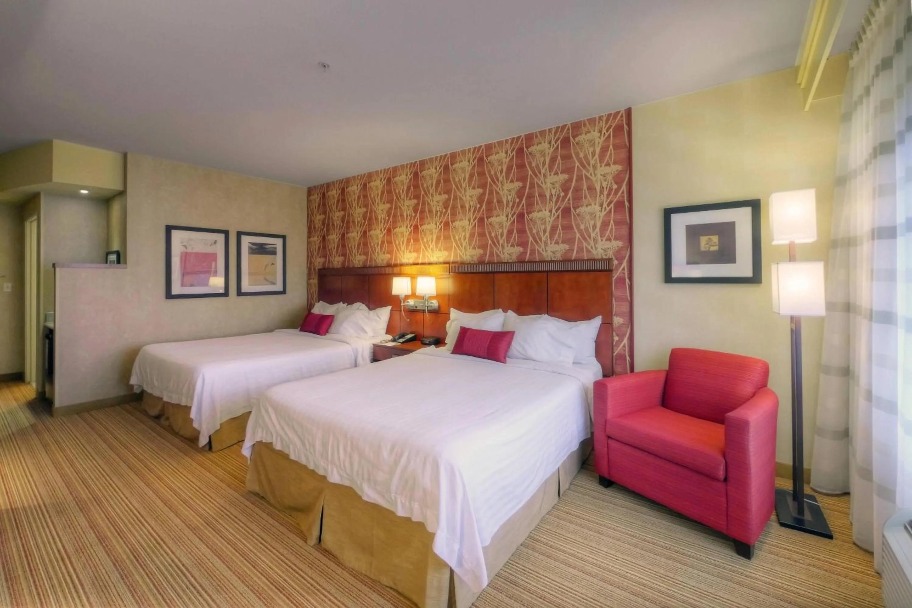 Photo of the whole room, Bed in Courtyard Medford Airport