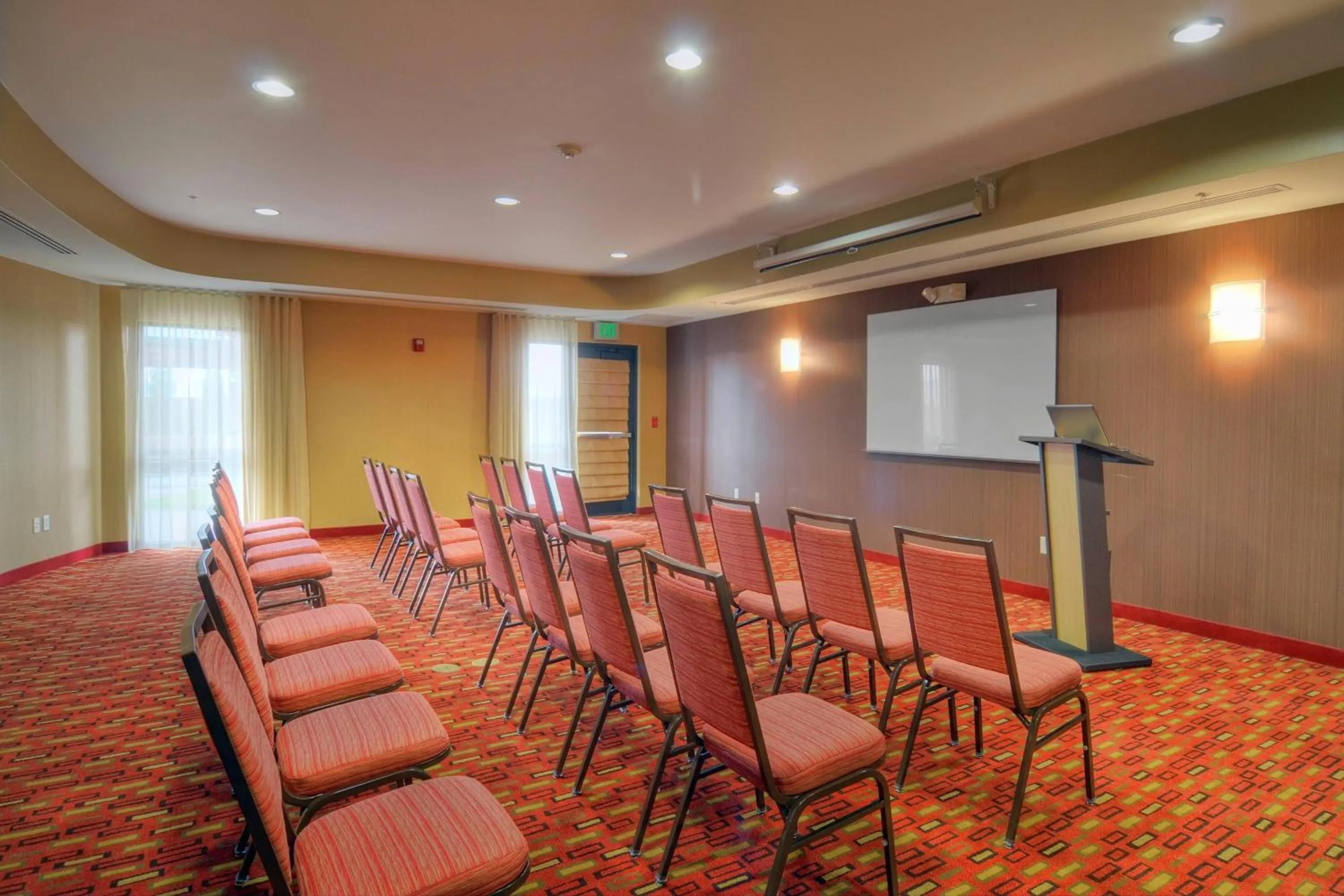 Meeting/conference room in Courtyard Medford Airport