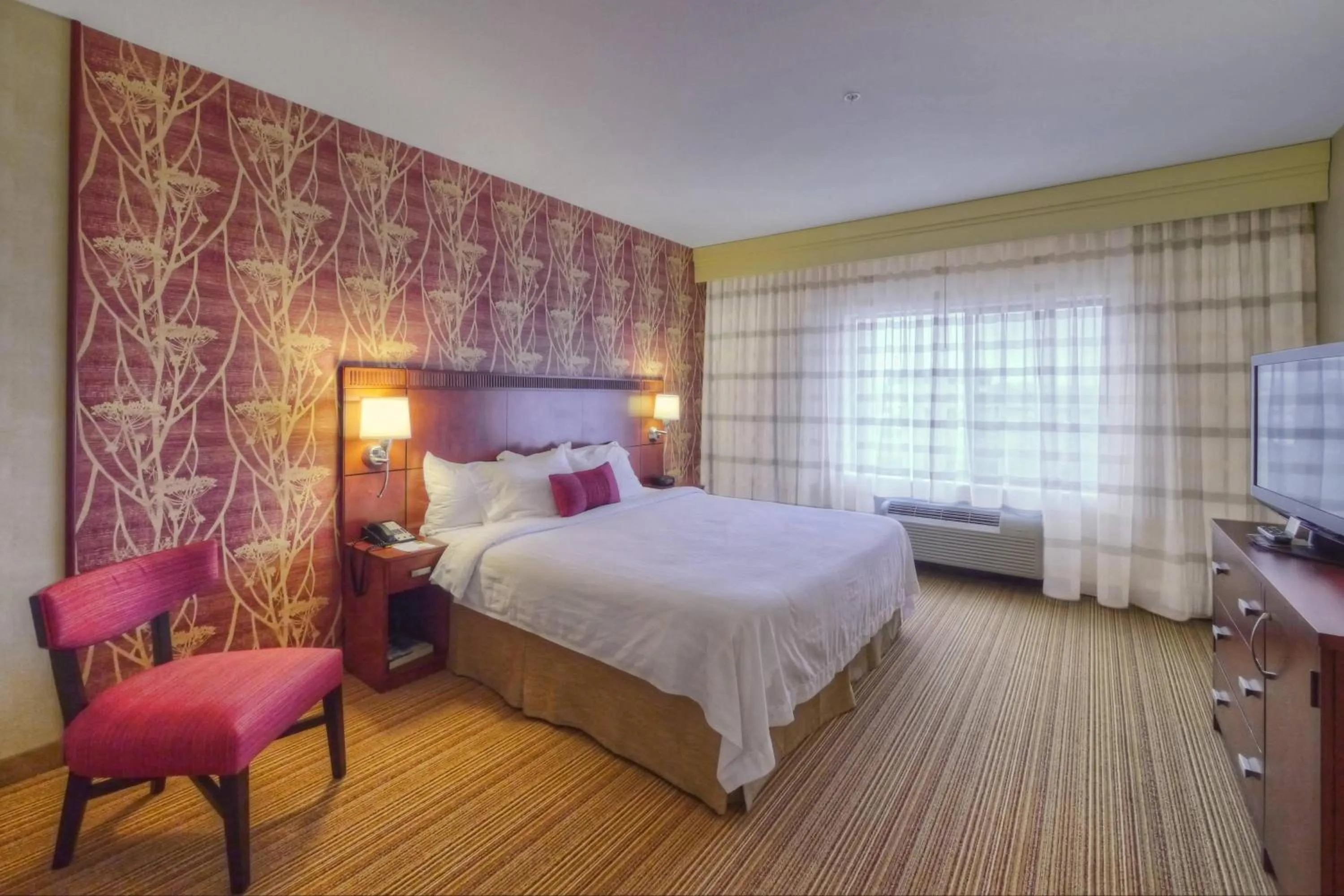 Photo of the whole room, Bed in Courtyard Medford Airport