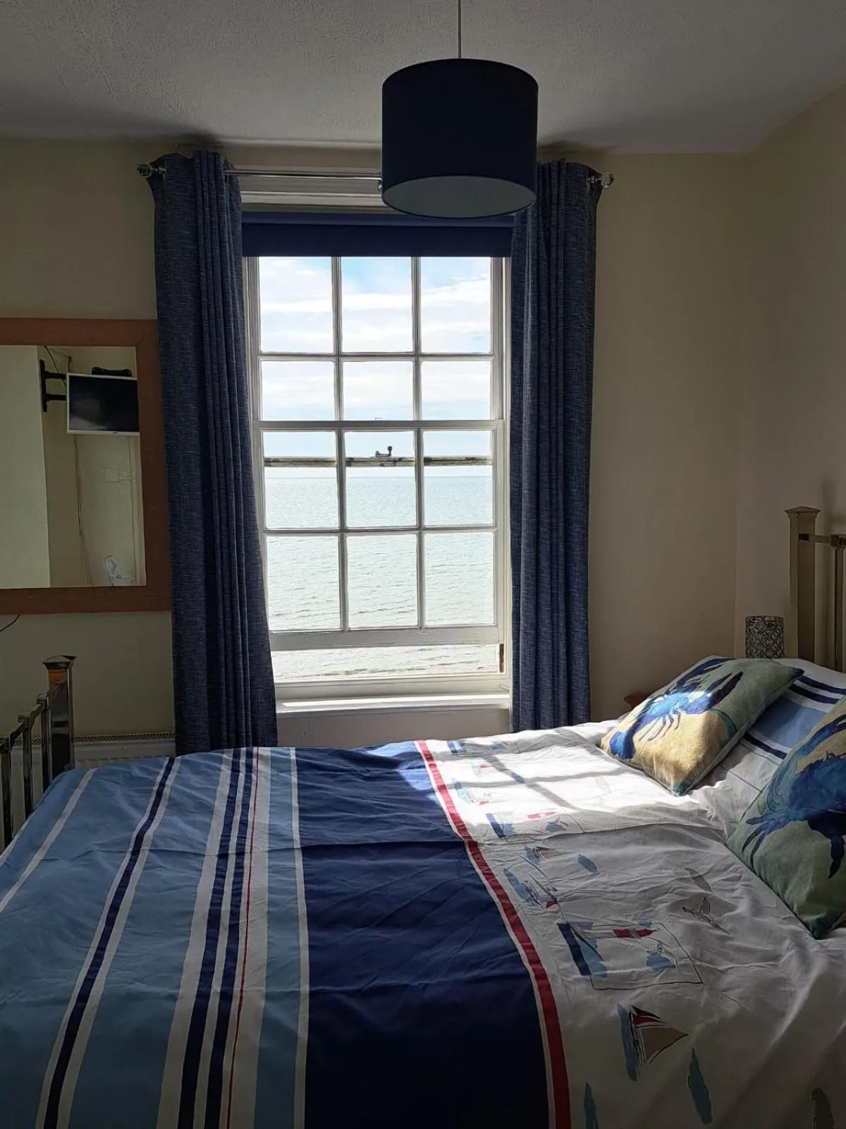 Bed in Lyndale Guest House