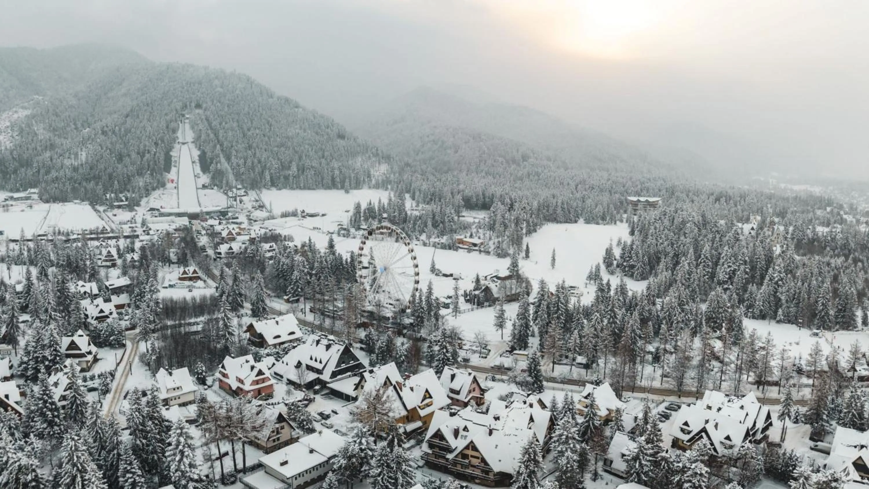 Day in Zakopane Centrum, Sun & Snow