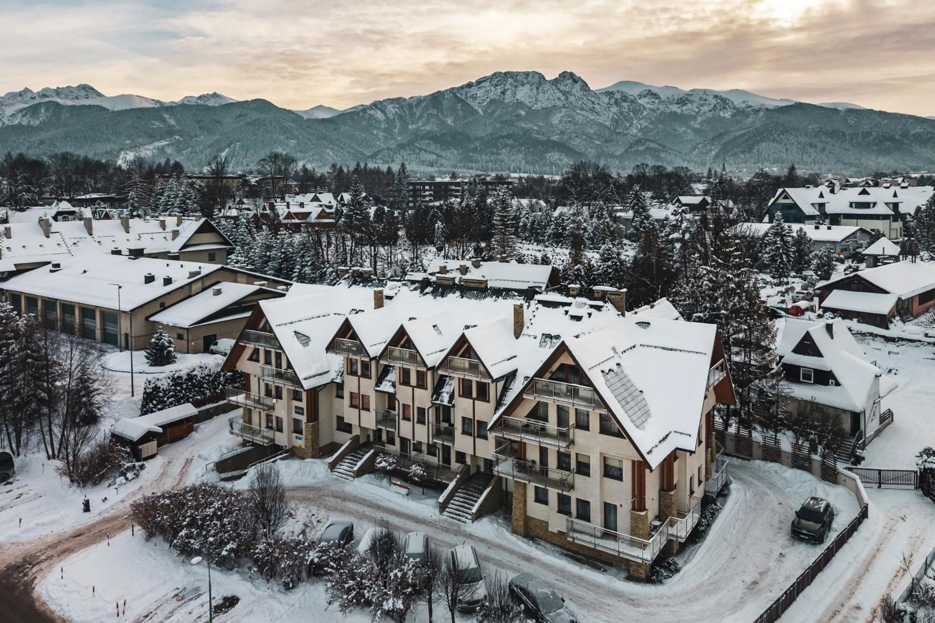 Day in Zakopane Centrum, Sun & Snow