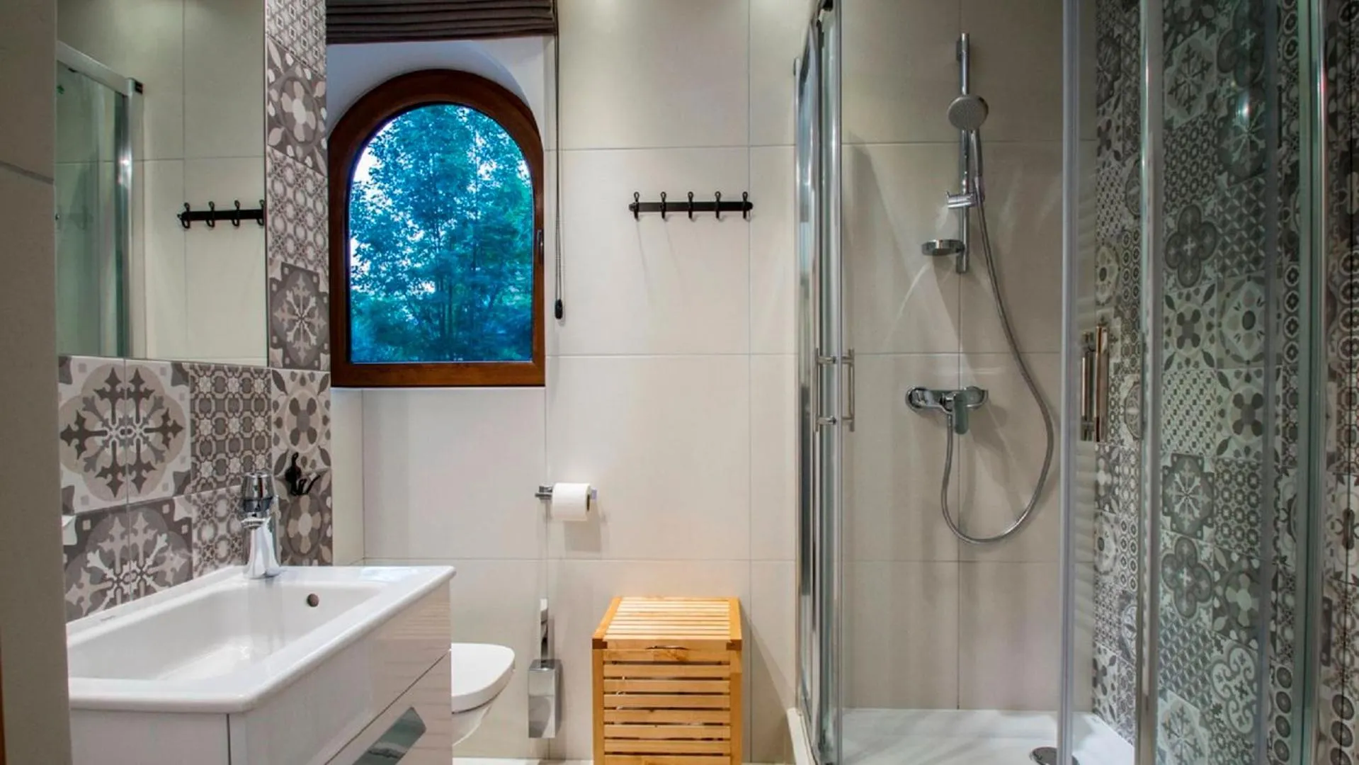 Shower in Zakopane Centrum, Sun & Snow