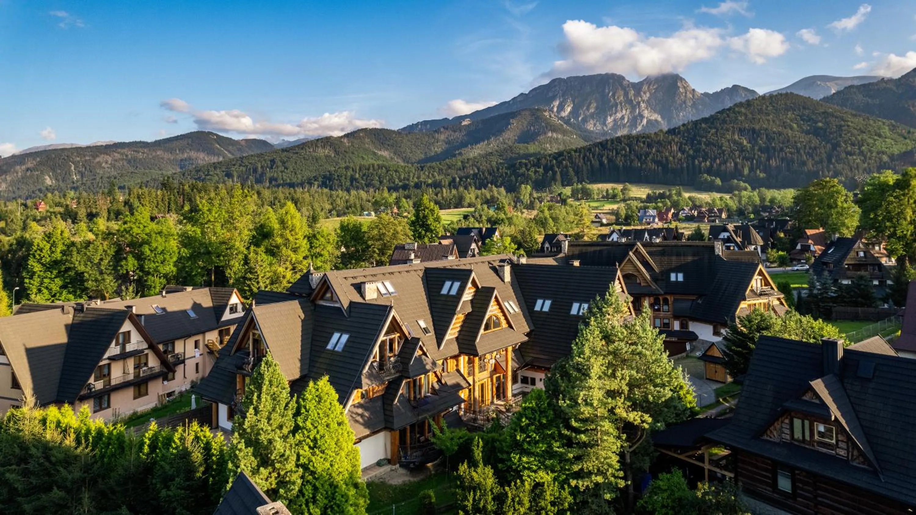 Property building in Zakopane Centrum, Sun & Snow
