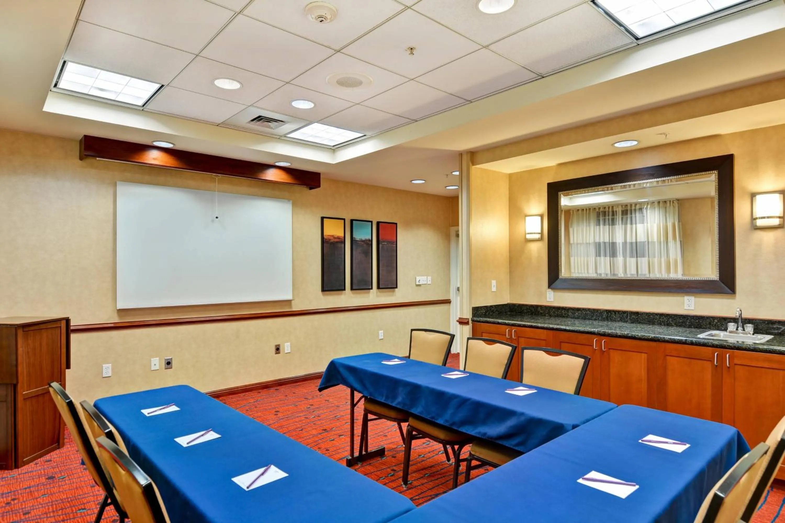 Meeting/conference room in Residence Inn by Marriott Morgantown Medical Center Area