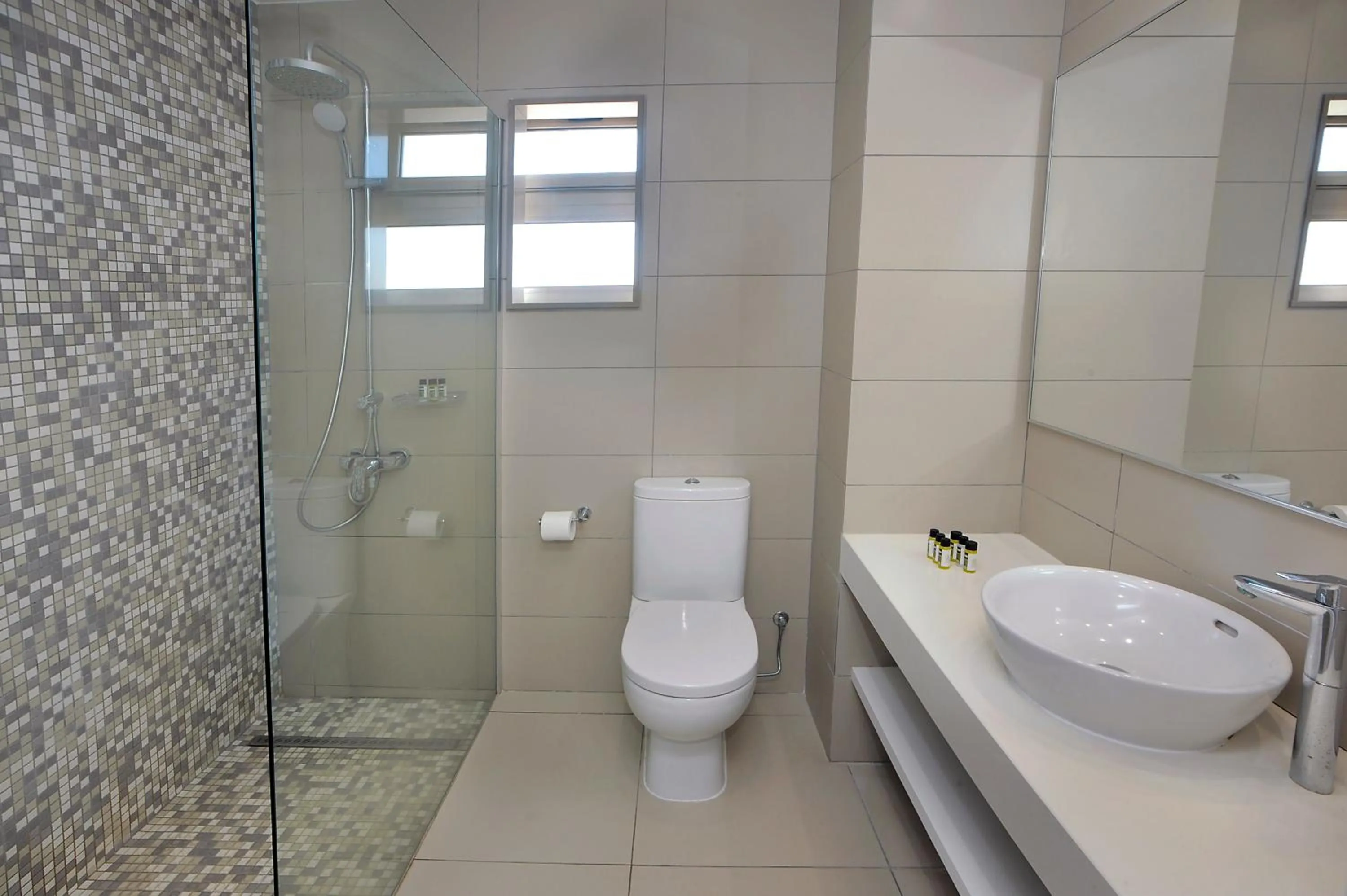 Shower in Euronapa Hotel Apartments