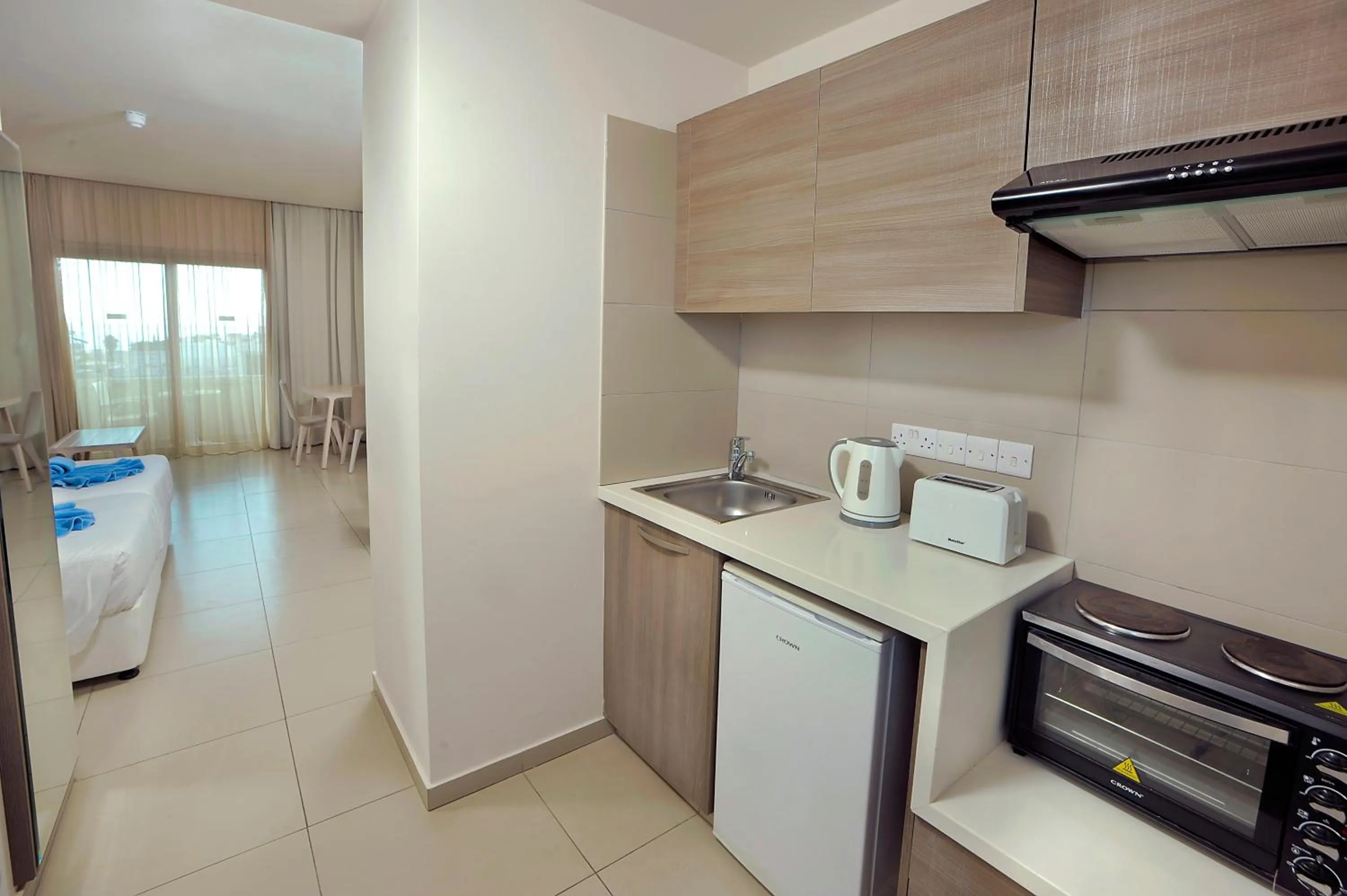 Coffee/tea facilities in Euronapa Hotel Apartments