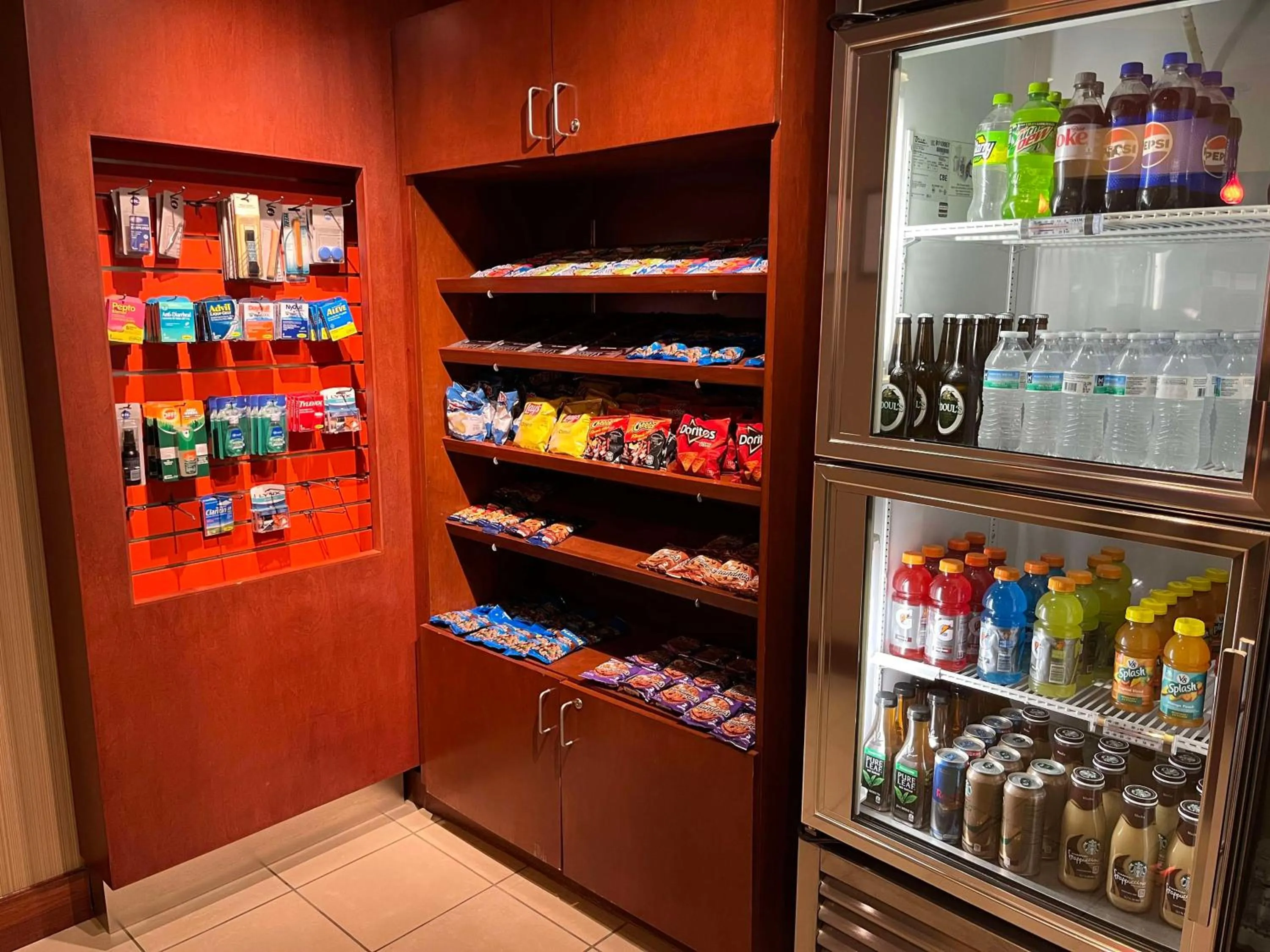 Food and drinks in Courtyard by Marriott Junction City