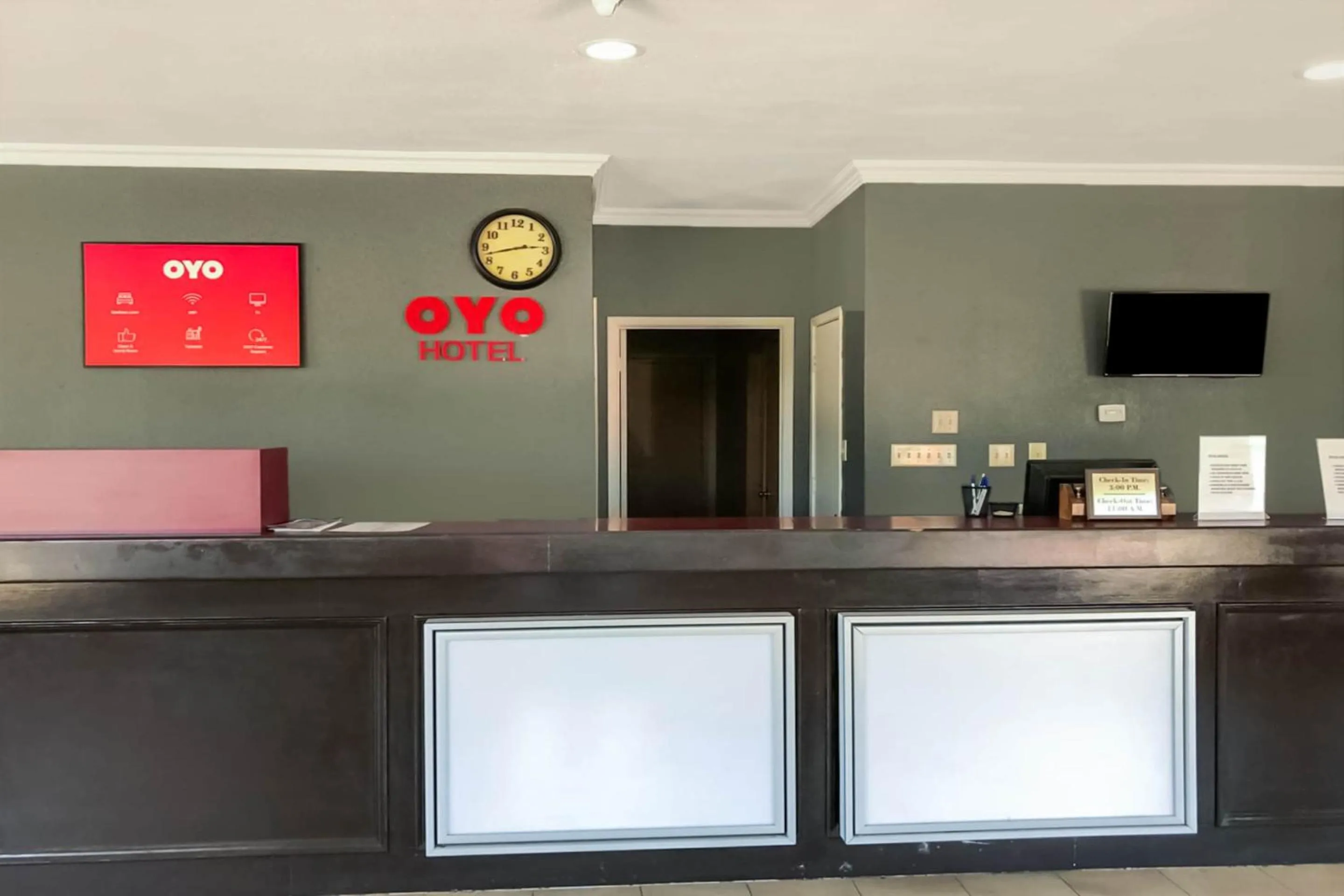 Lobby or reception in OYO Hotel DeRidder Hwy 171 North