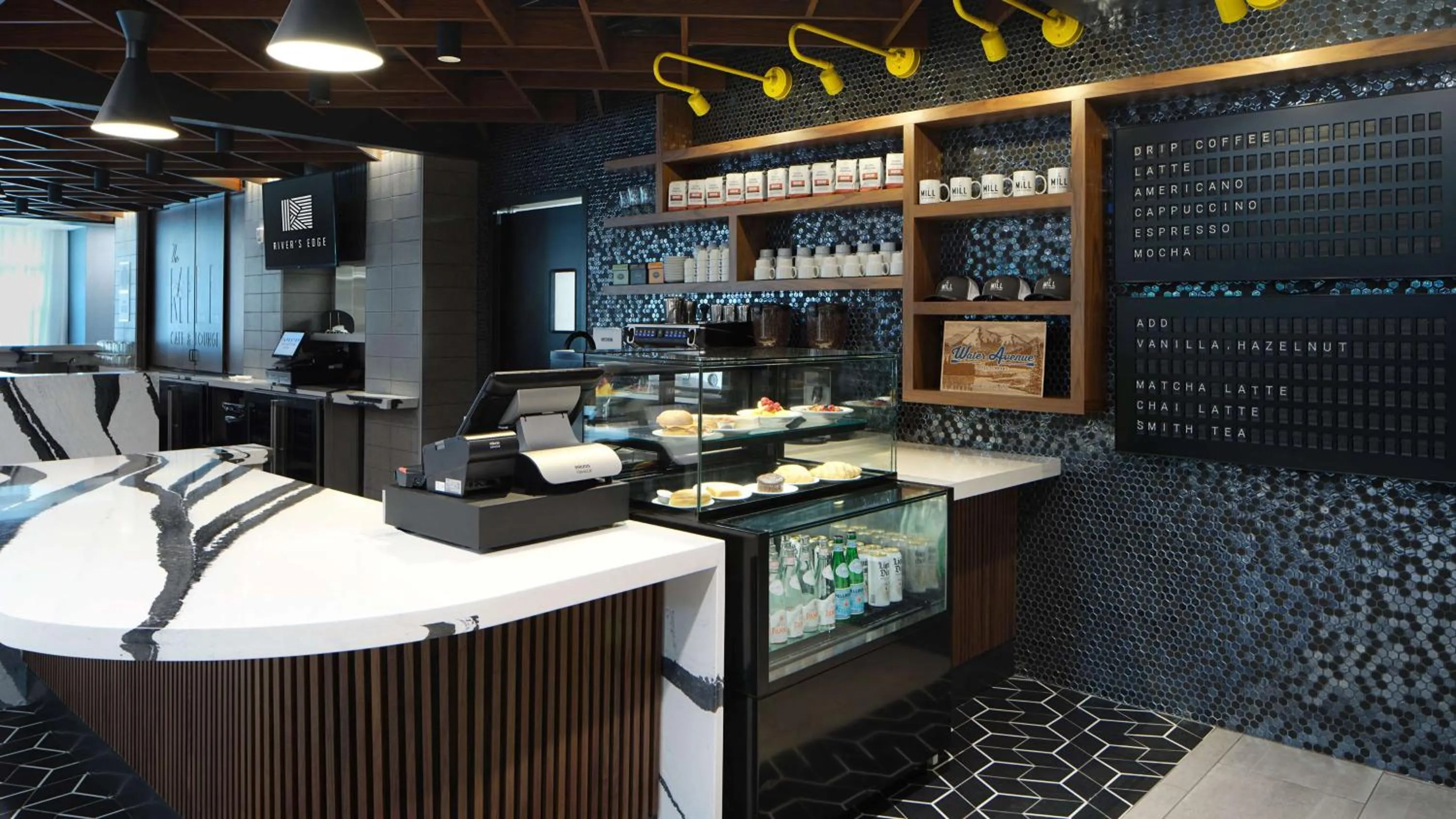 Restaurant/places to eat in River's Edge Hotel Portland, Tapestry Collection by Hilton