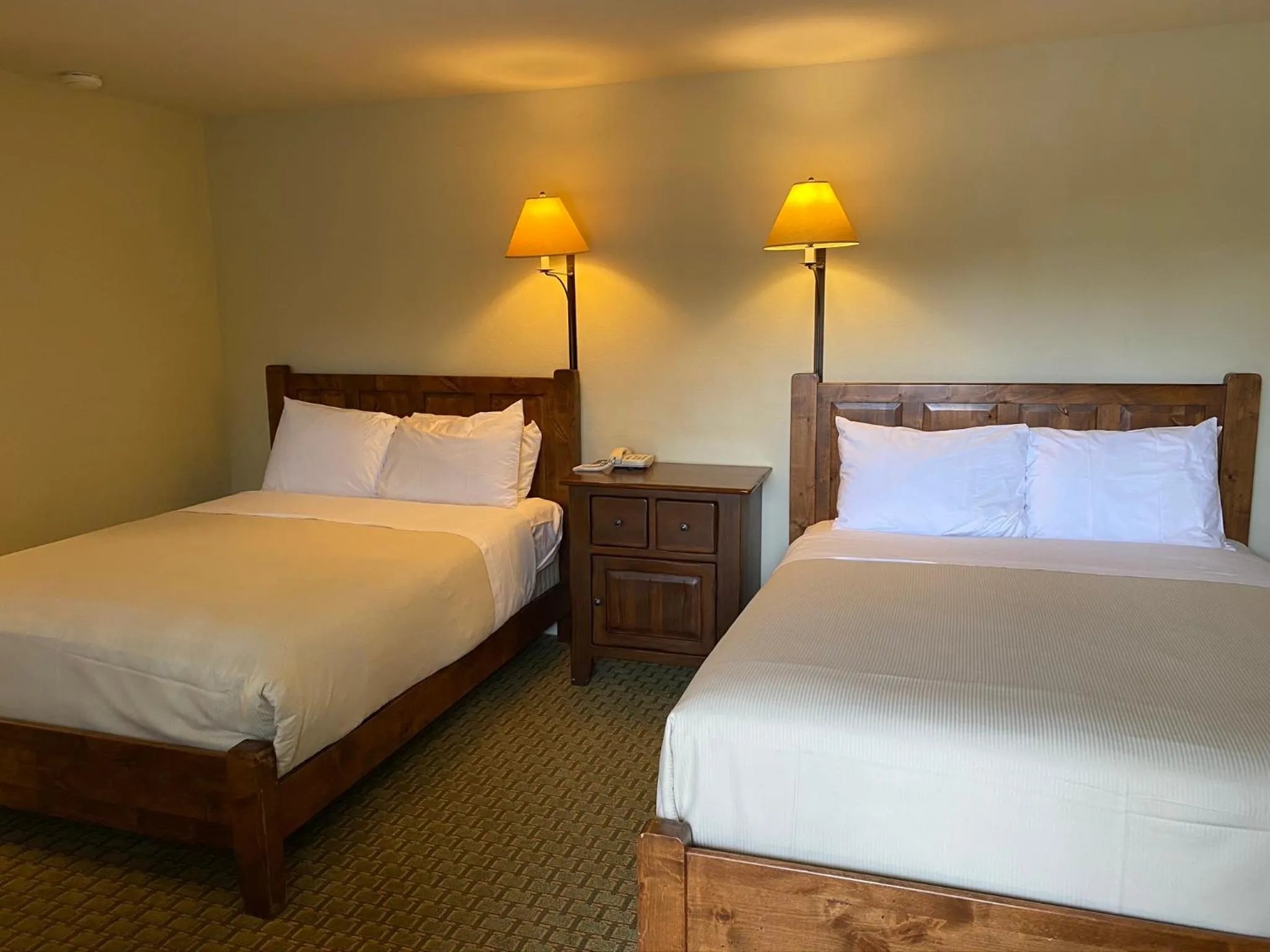 Photo of the whole room, Bed in The Olympia Lodge
